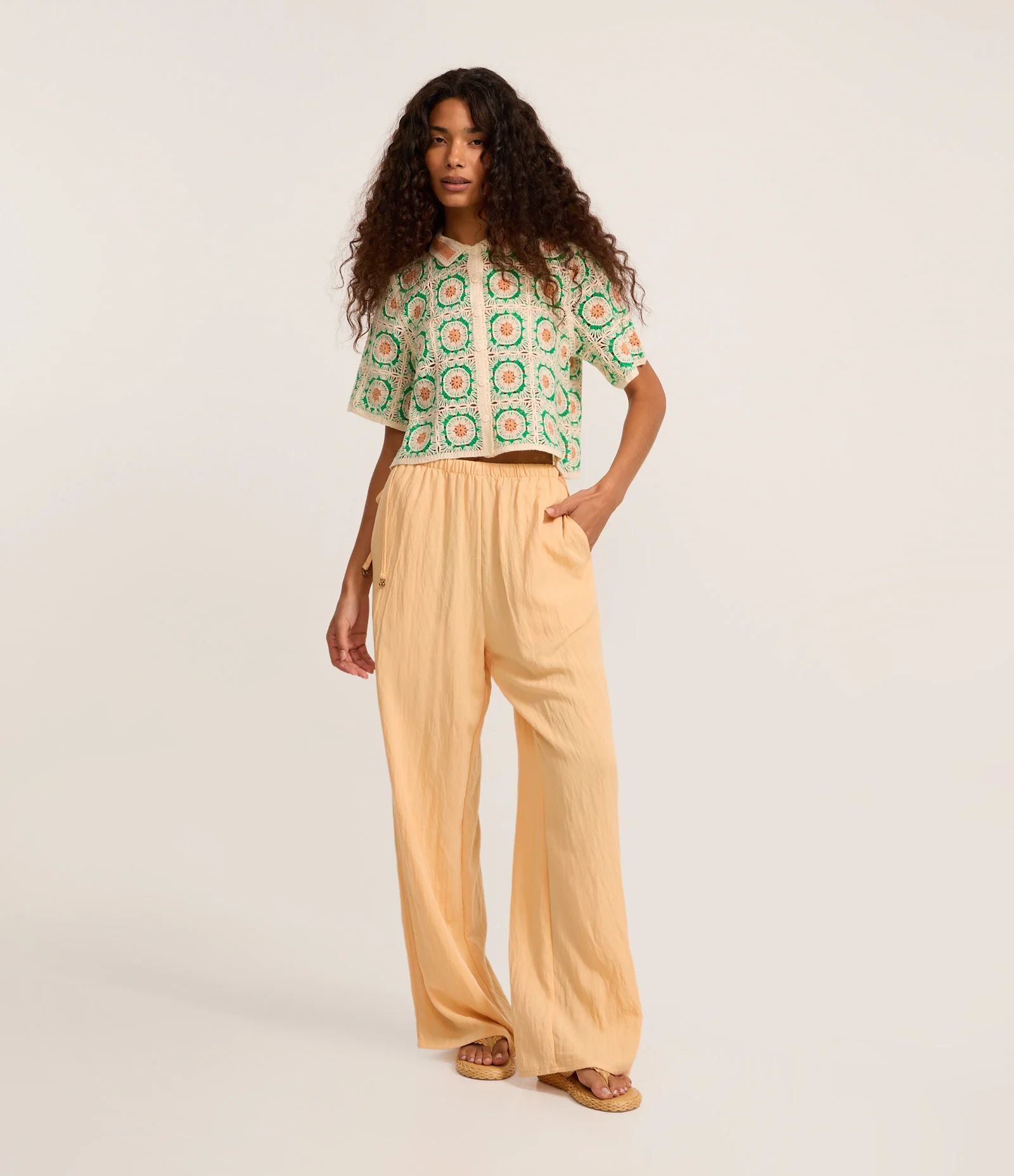 Calça Wide em Chalis com Cintura Alta e Amarração Laranja 1