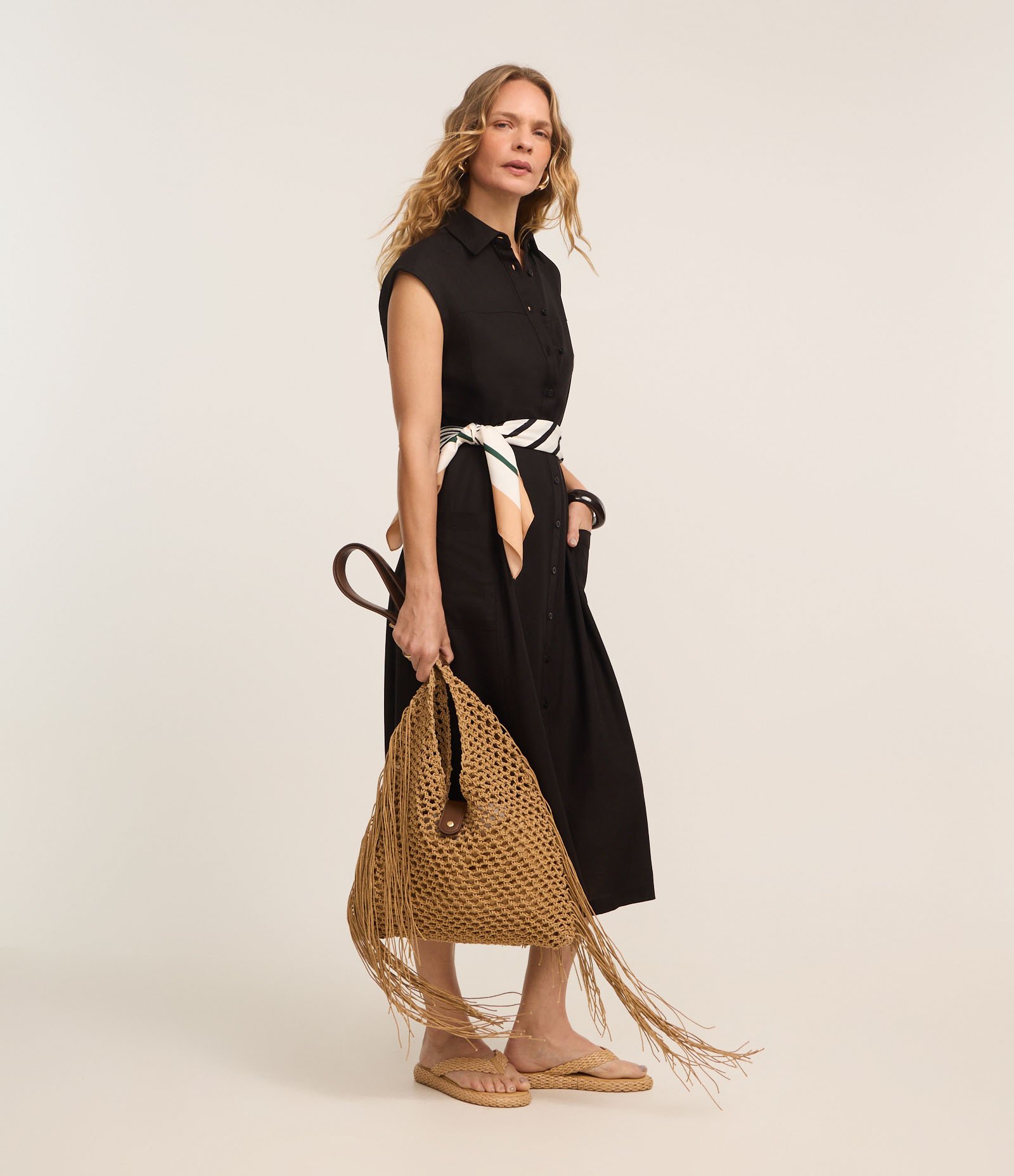 Vestido Chemise Plano com Linho e Botões Preto 1