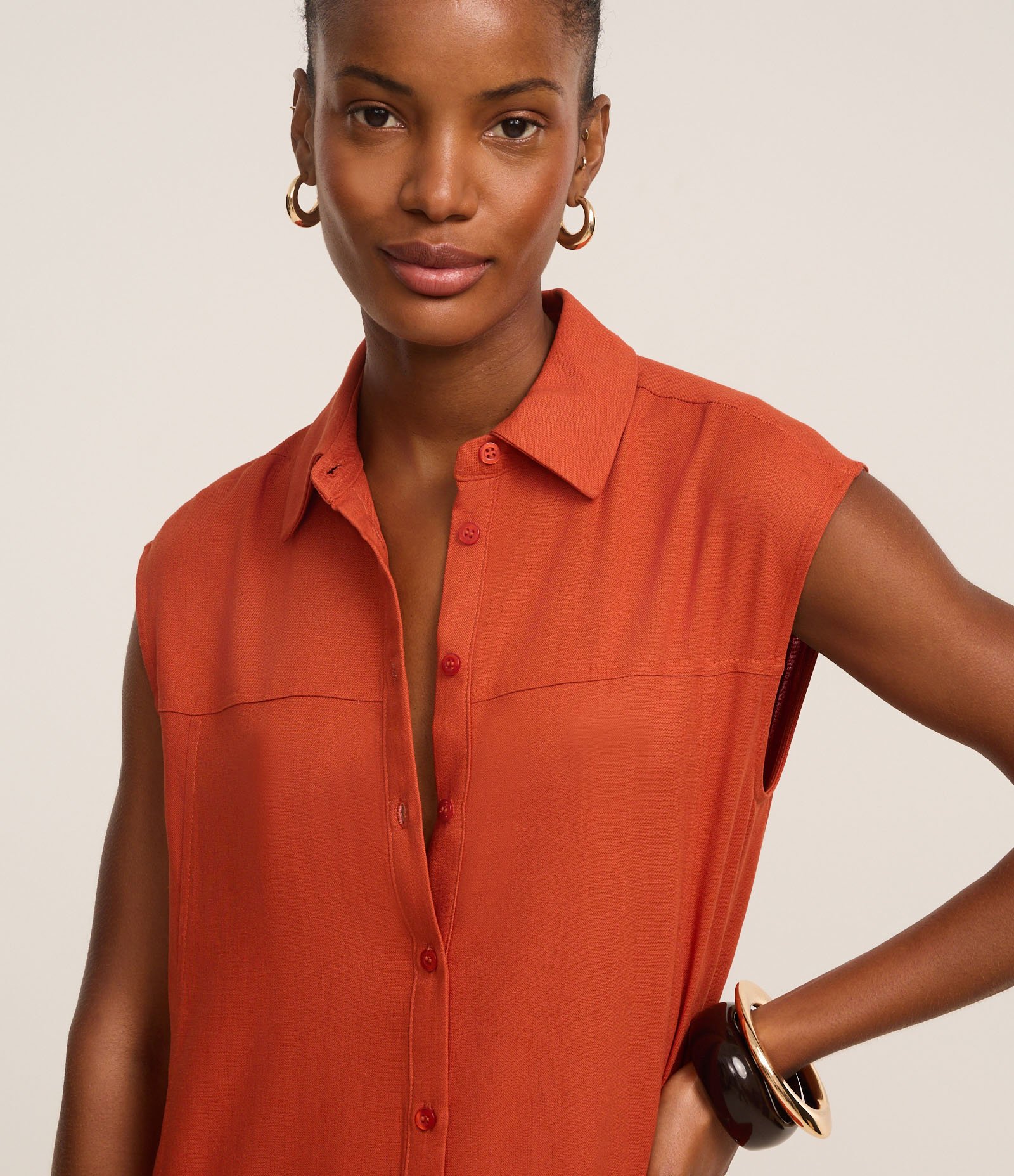 Vestido Chemise Plano com Linho e Botões Terracota 3
