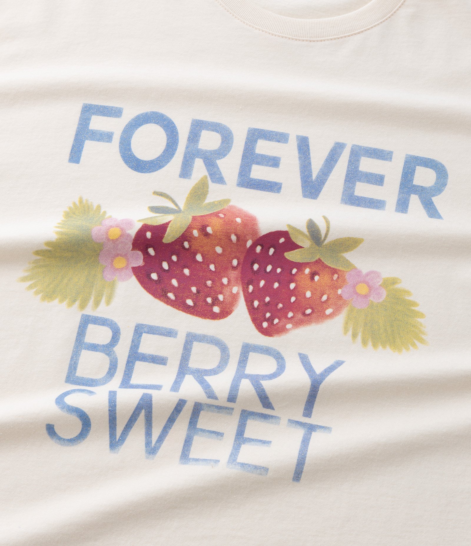 Camiseta Infantil com Estampa de Morango Forever Berry Sweet - Tam 5 a 14 Anos Bege 5