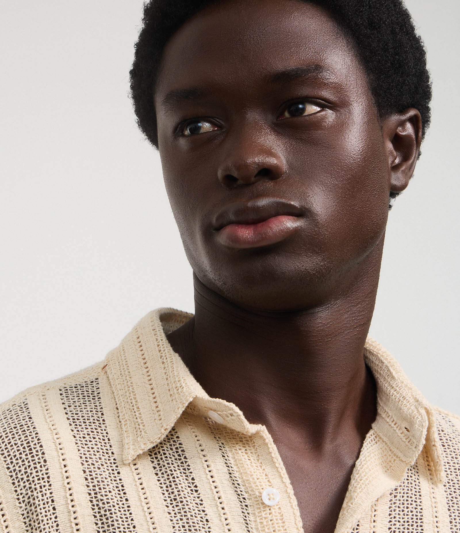 Camisa Comfort em Algodão Texturizada com Trançado Vertical Bege 3