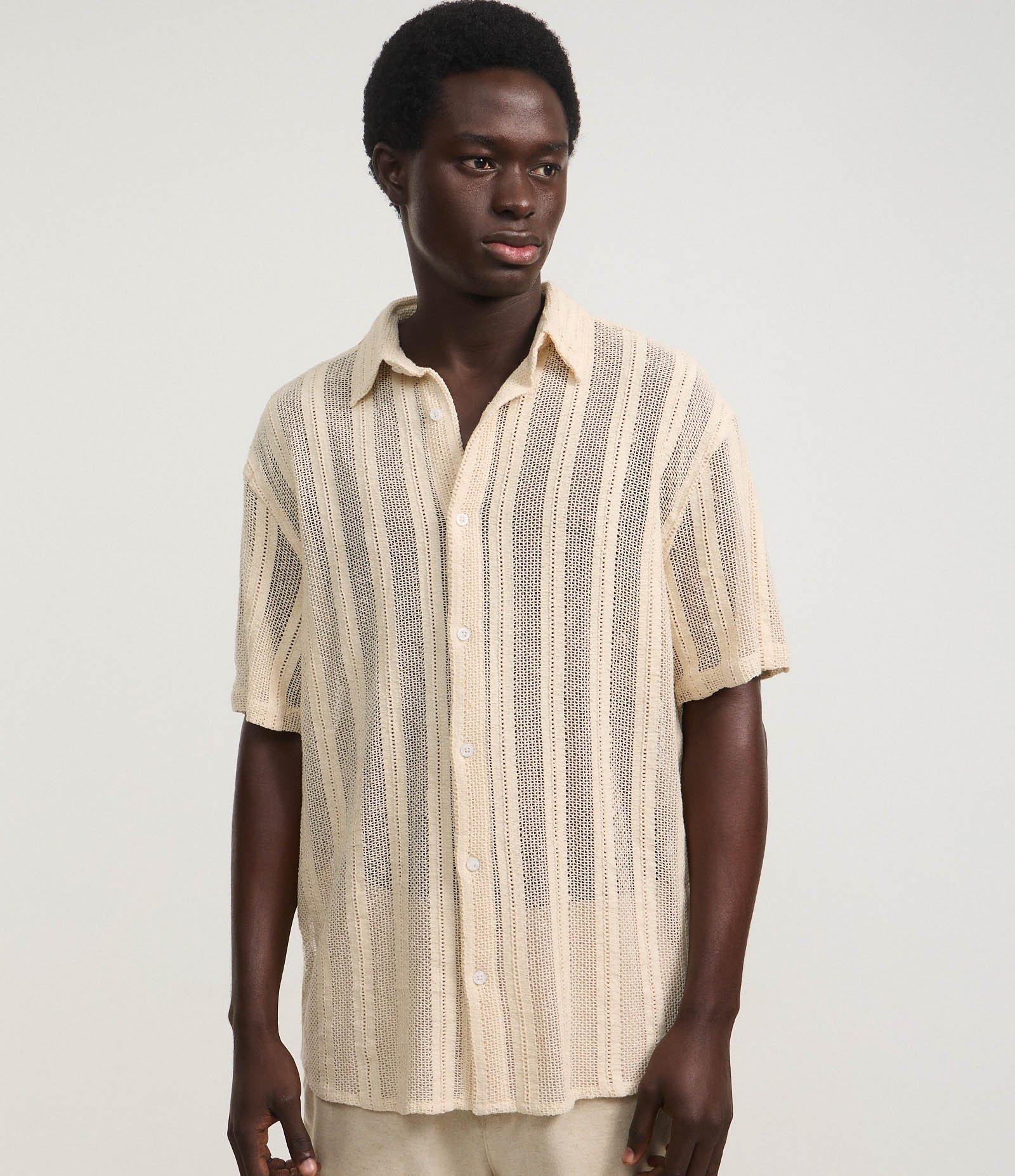 Camisa Comfort em Algodão Texturizada com Trançado Vertical Bege 6