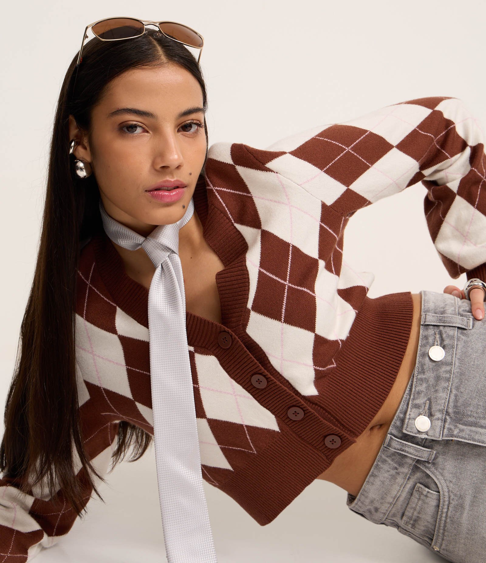 Cardigan Cropped  em Jacquard Xadrez Argyle Branco 1