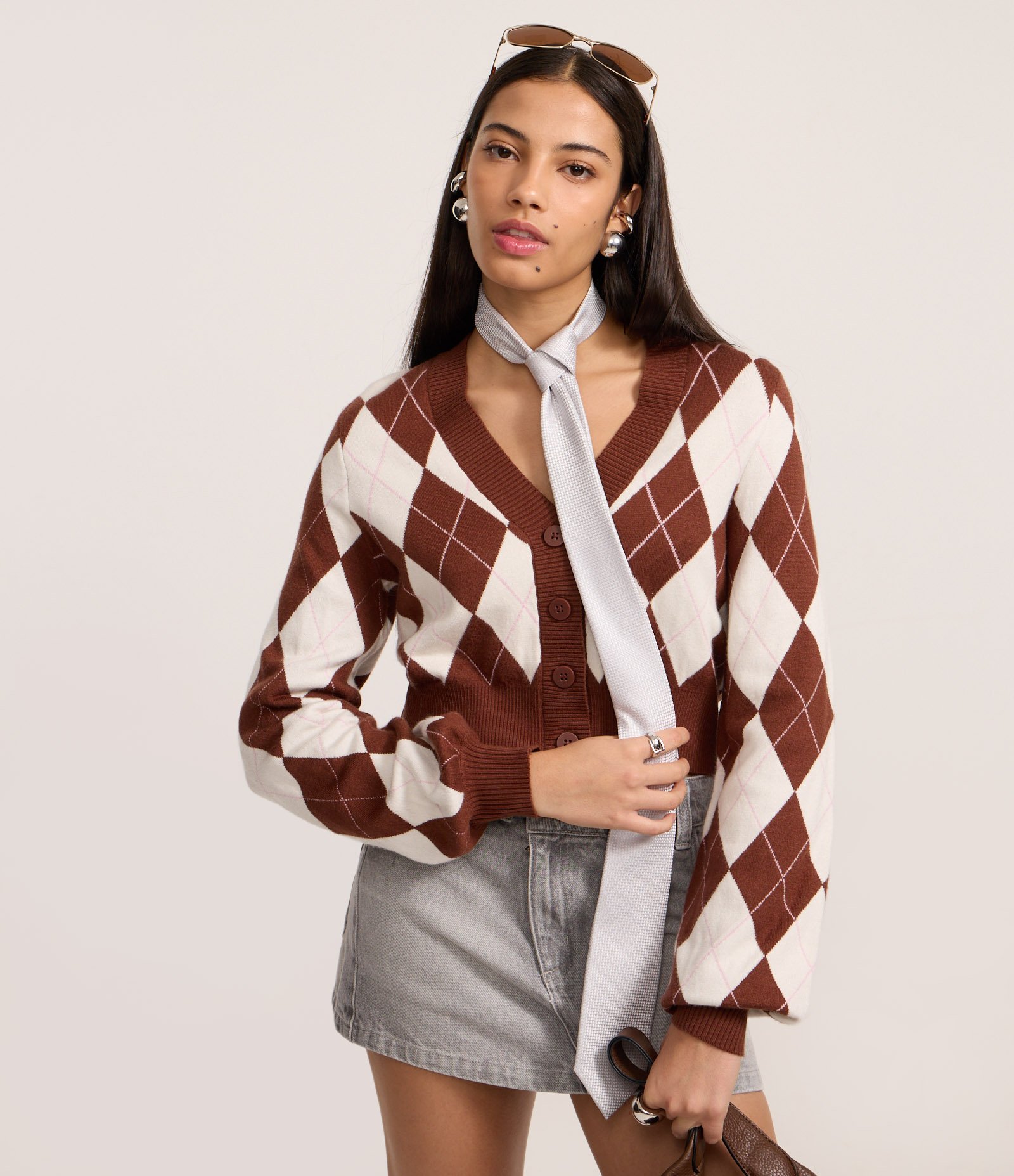Cardigan Cropped  em Jacquard Xadrez Argyle Branco 3