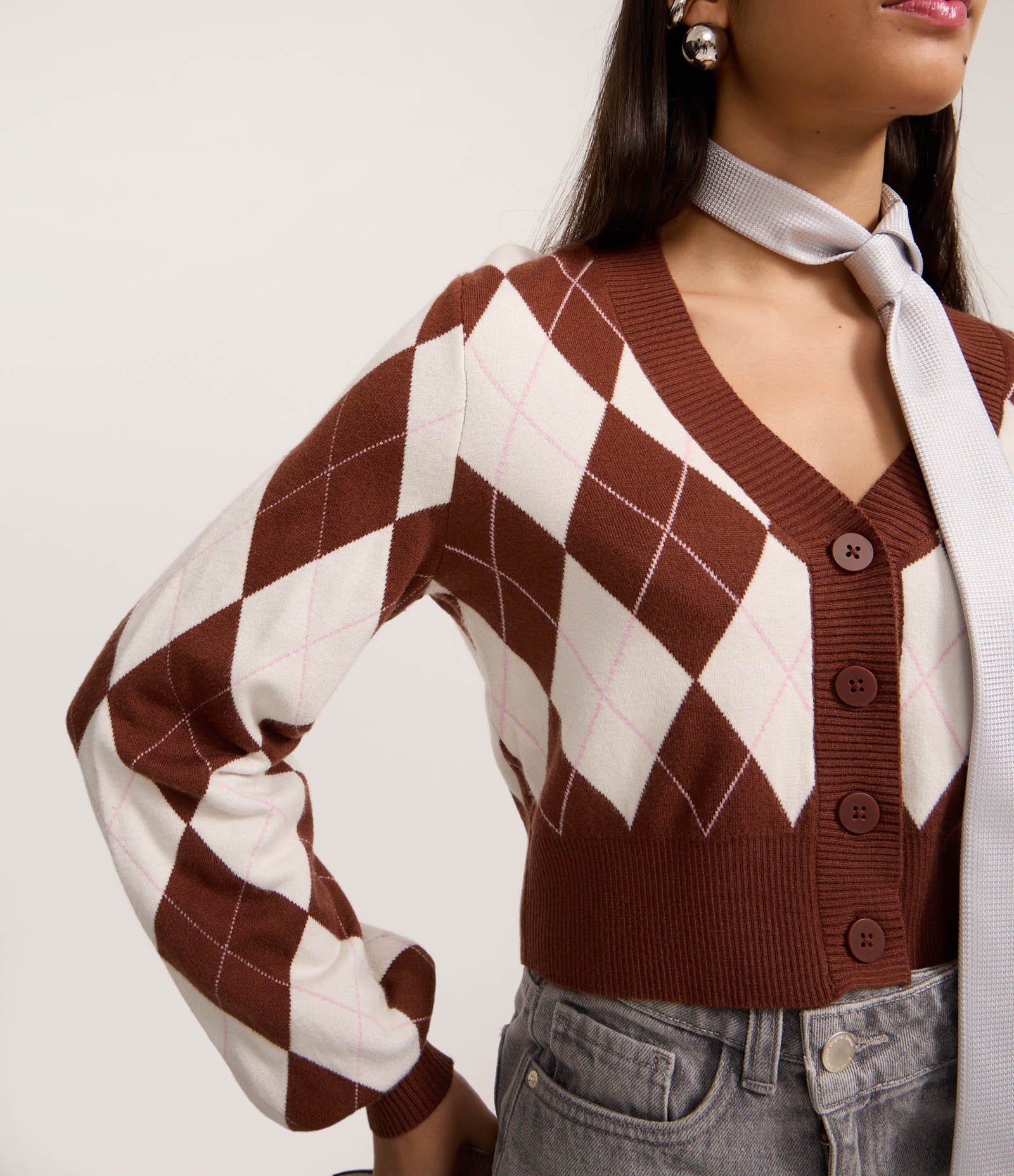 Cardigan Cropped  em Jacquard Xadrez Argyle Branco 4