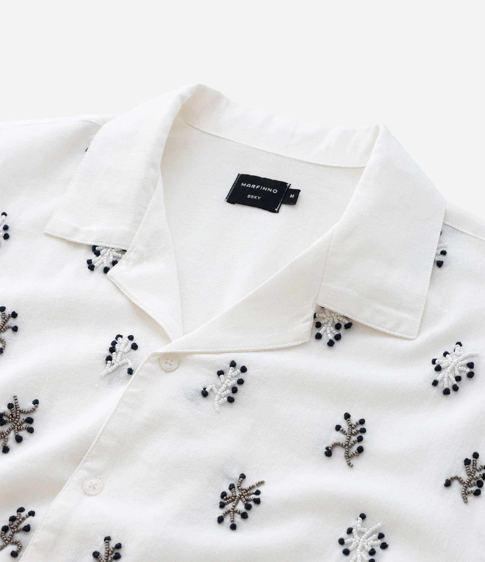Camisa Boxy em Viscose Texturizado com Bordado Branco 10