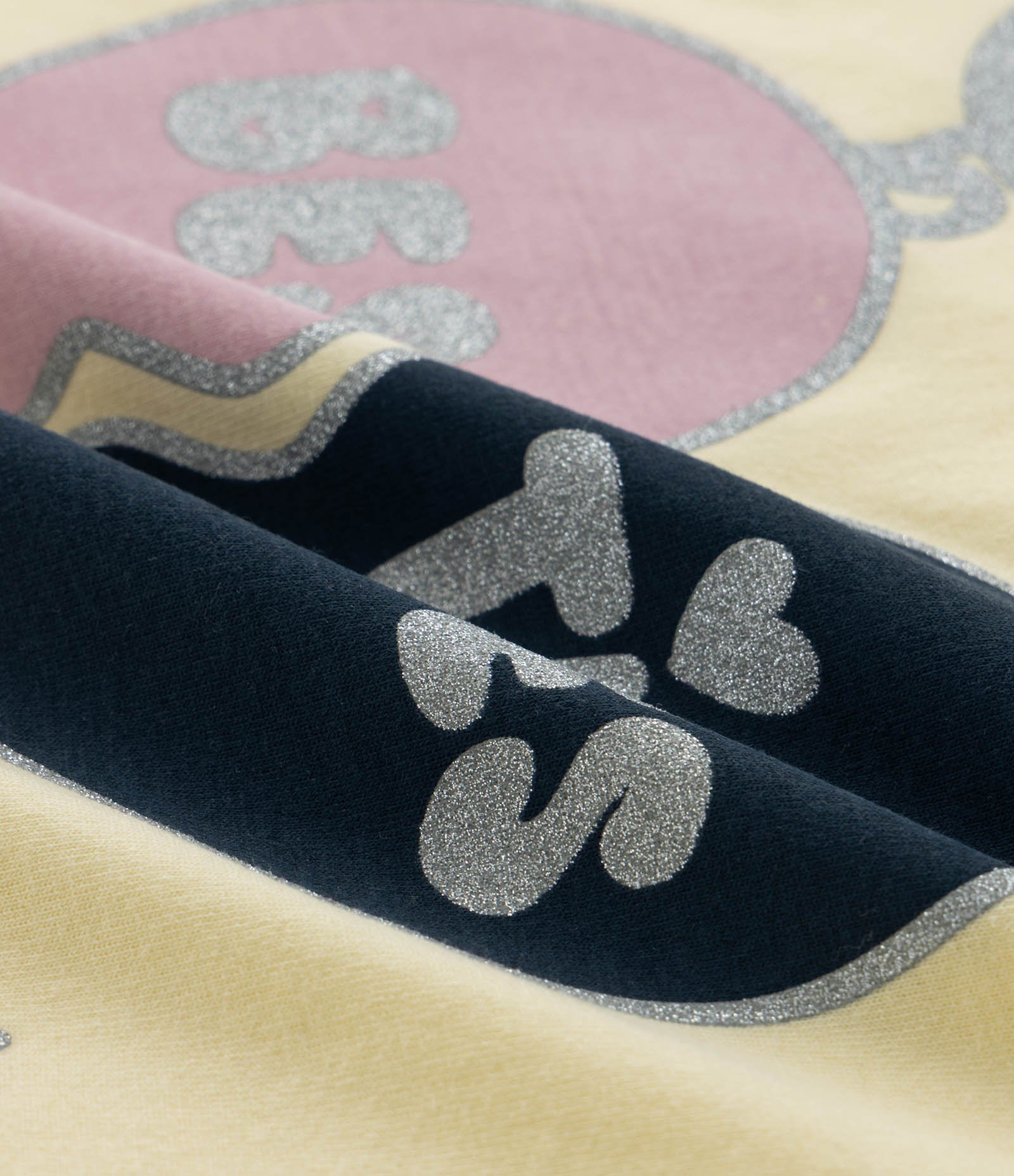 Camiseta Regular Infantil com Estampa de Coração Besties Friends - Tam 5 a 14 anos Amarelo 4