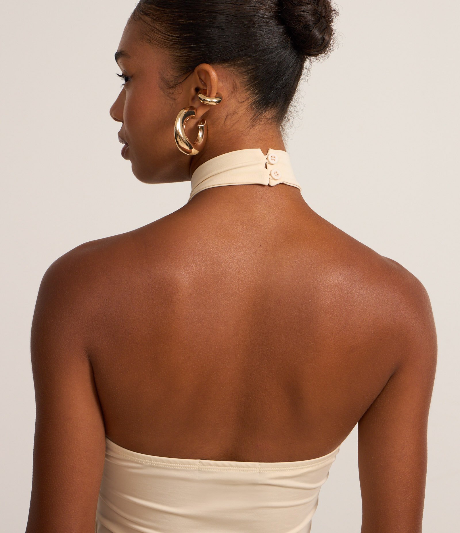 Blusa Frente Única em Microfibra com Gola Halter Amarelo Manteiga 4