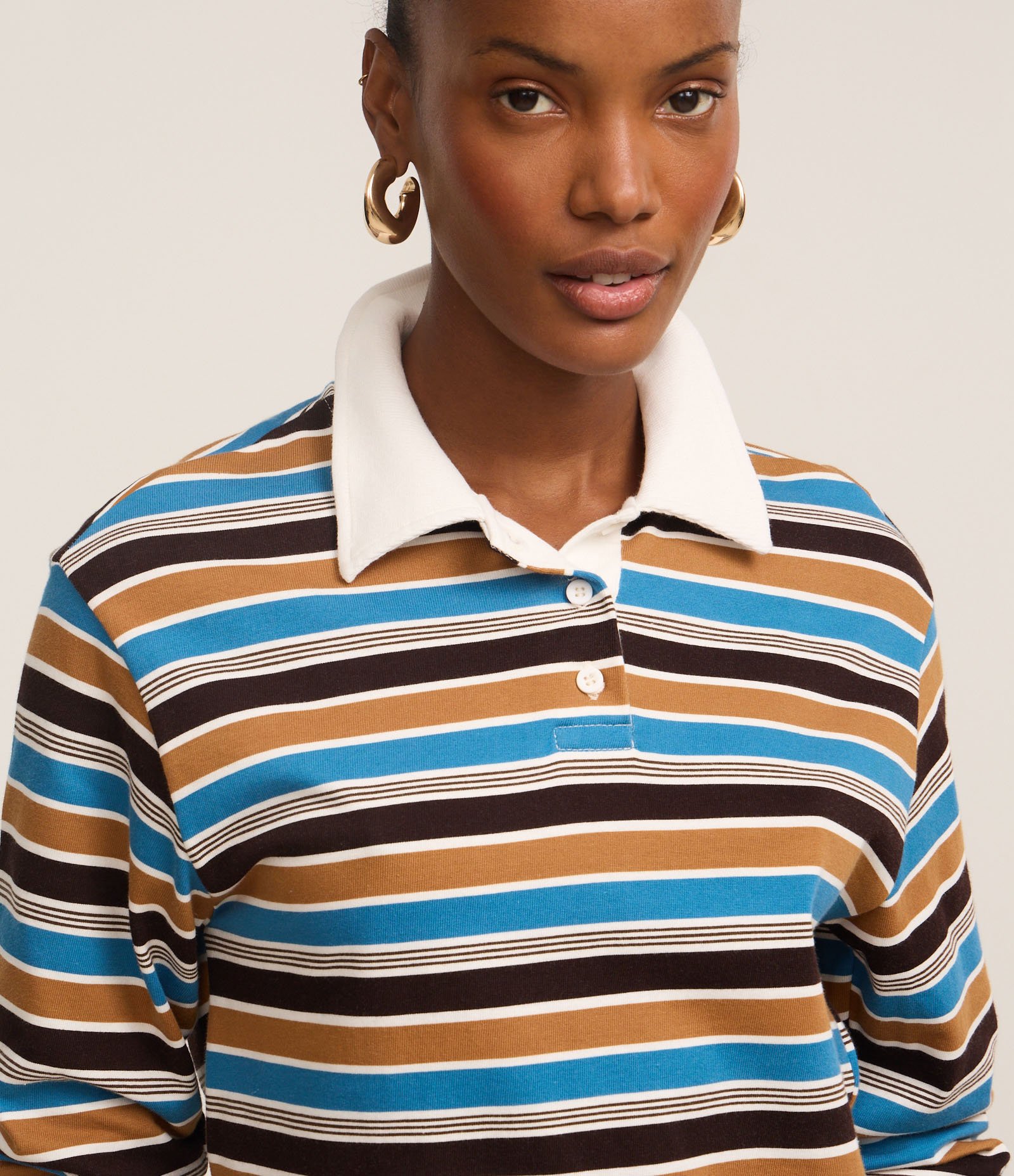 Blusa em Viscose com Gola Polo com Listras Variadas Marro/Bege/Azul/ Branco 3