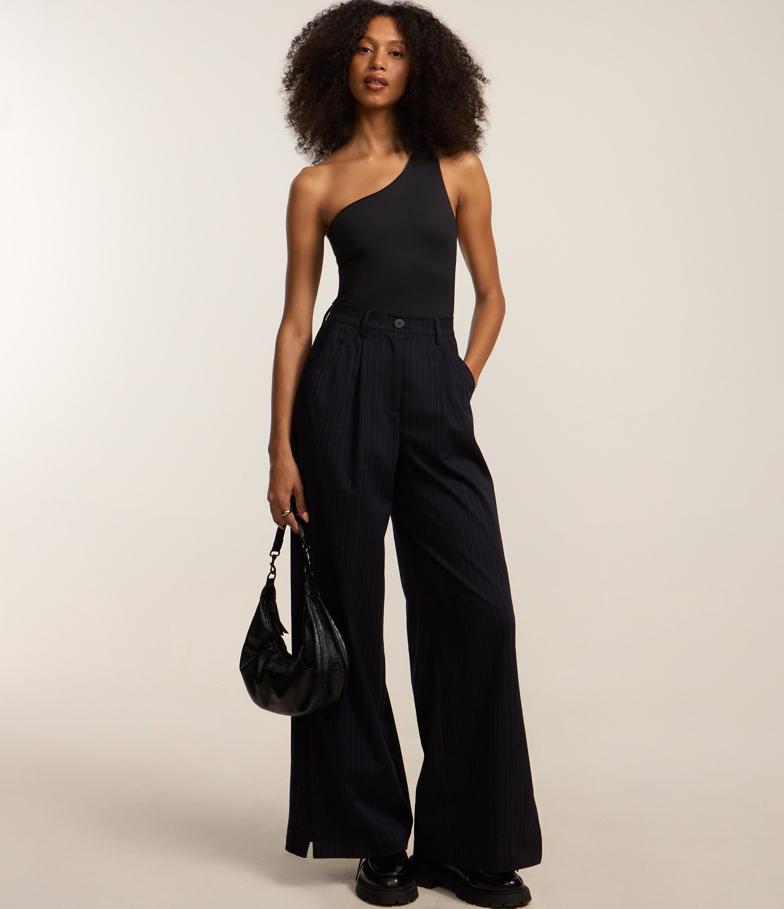 Body Ombro Único em Microfibra com Decote nas Costas e Aviamento Metalizado Preto 3