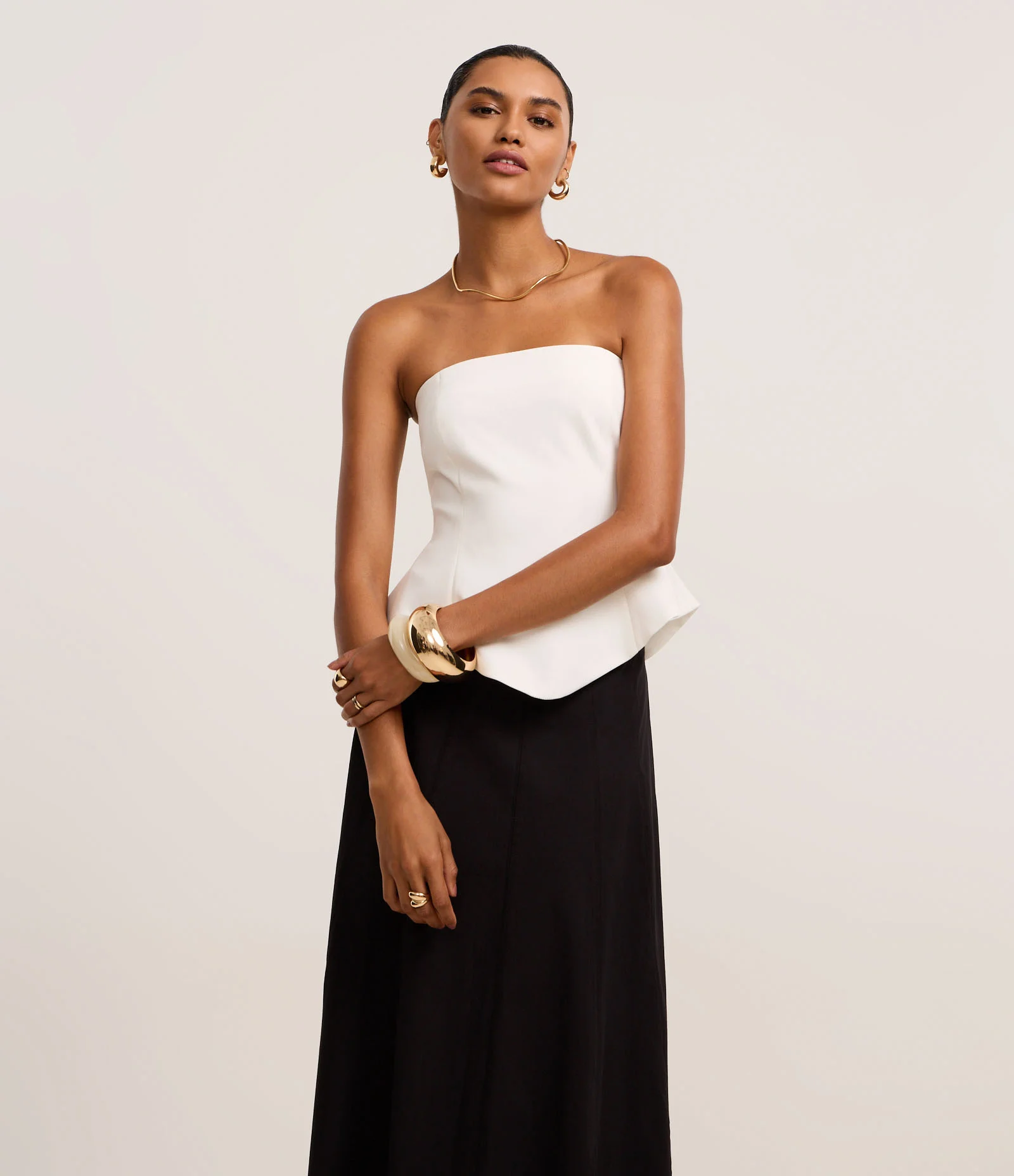 Saia Evasê Midi em Bengaline com Recortes Pespontados Preto 2