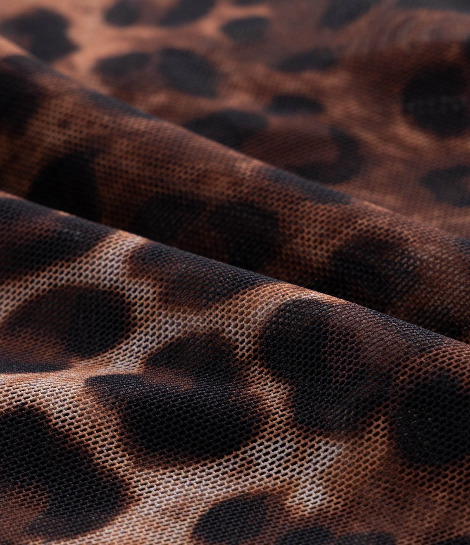 Saída de Praia Vestido Envelope em Tule com Estampa Animal Print Onça Curve & Plus Size Marrom 8