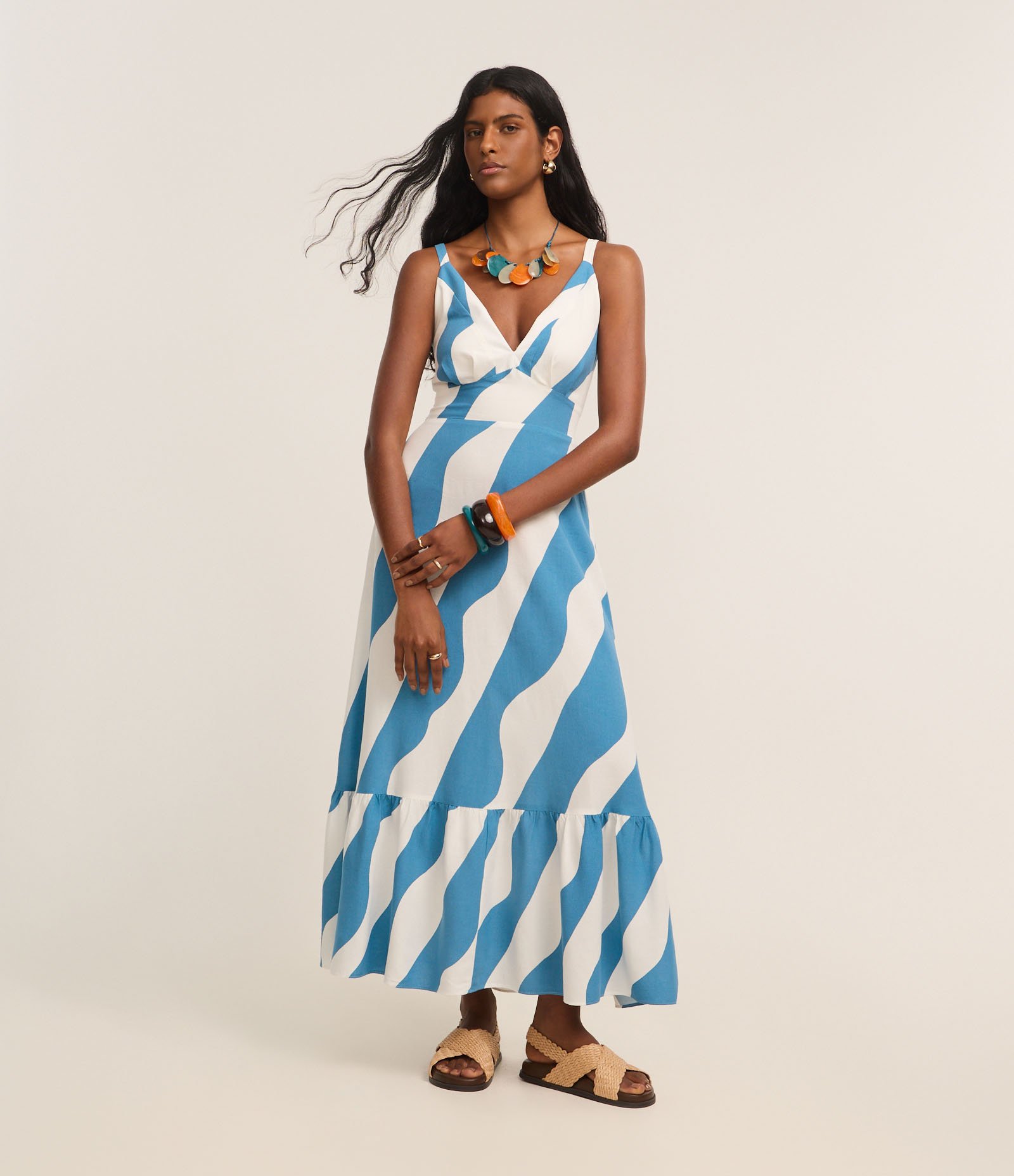 Vestido Evasê Long Midi em Viscolinho com Listras Diagonais Azul/Branco 1