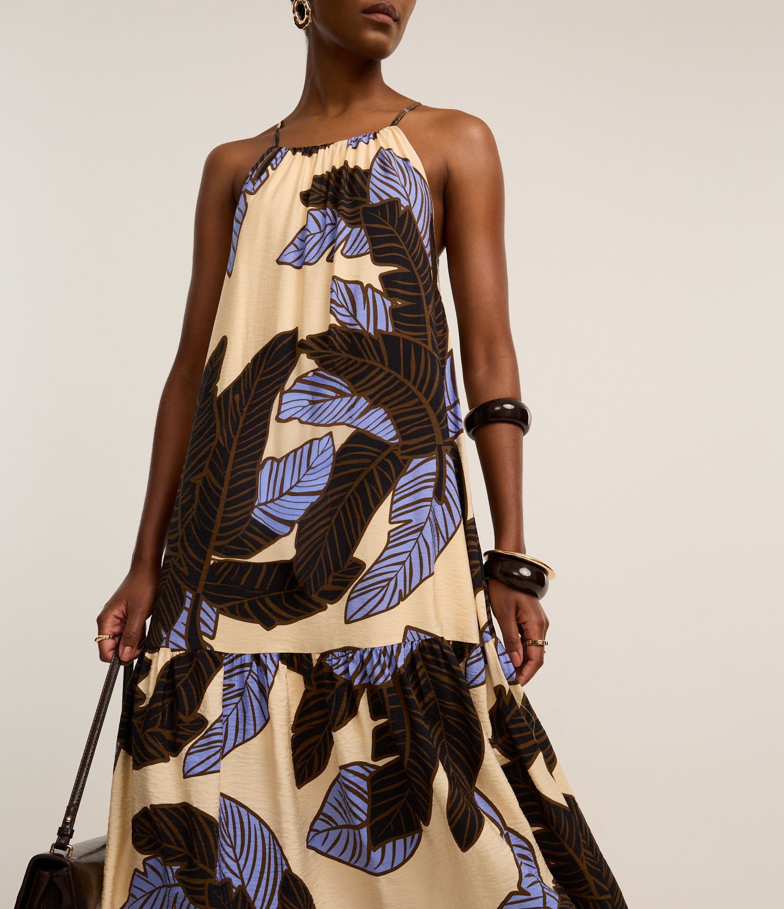 Vestido Evasê Frente Única em Viscose com Estampa Folhagem Bege/Azul/Preto 4