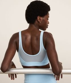 Top Esportivo em Microfibra com Recortes de Tule