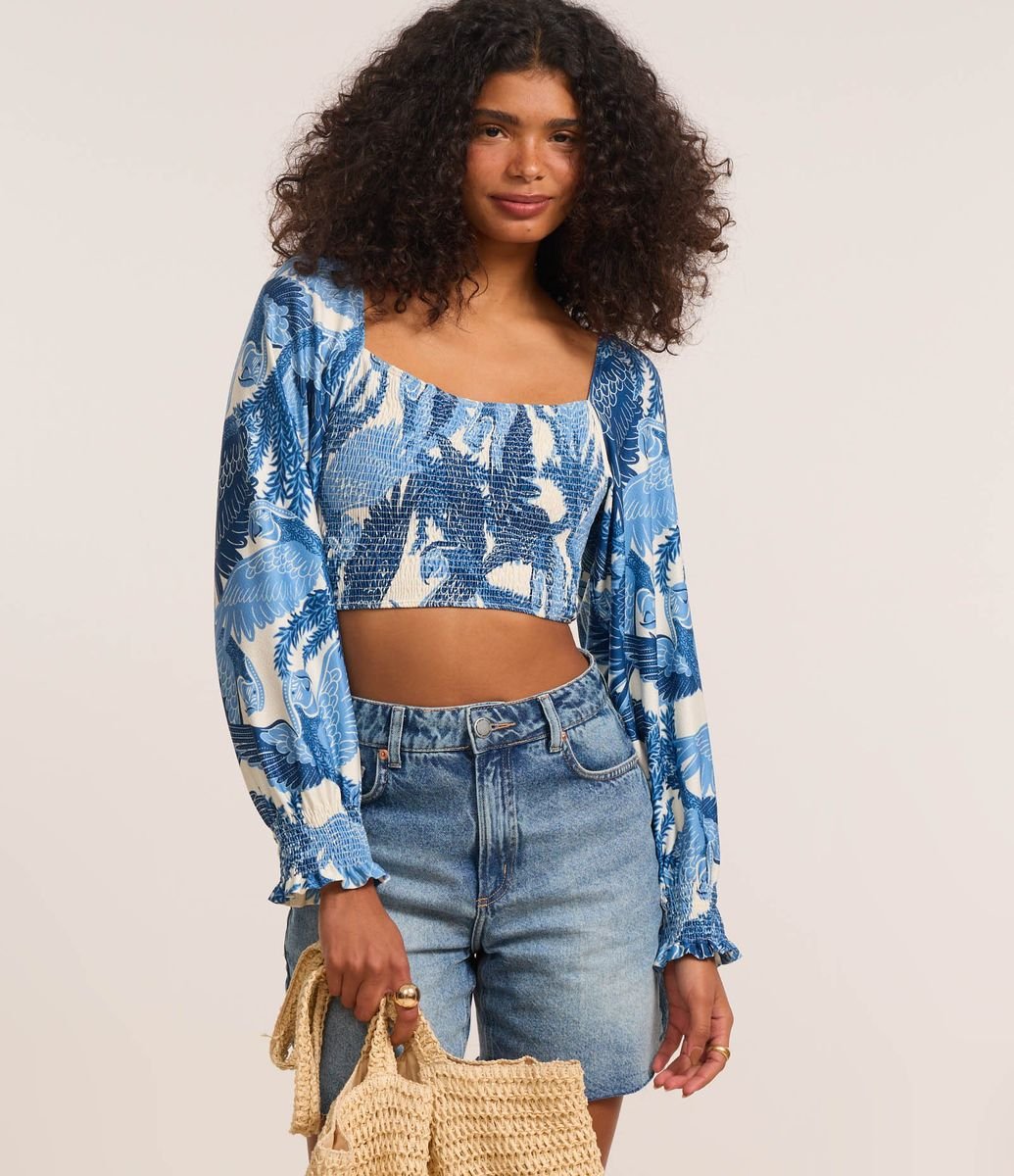 Blusa Cropped Texturizada em Lastex com Estampa Floral e Decote