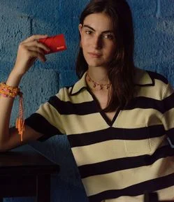 Blusa Listrada em Tricô com Gola Polo e Bolso