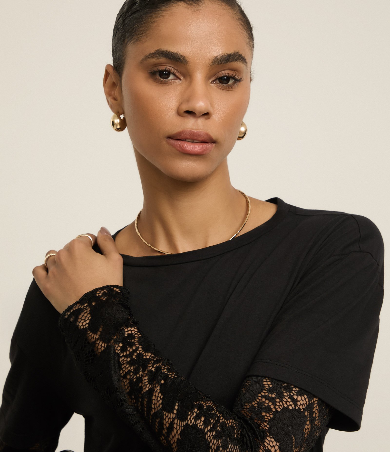 Vestido comfort em Algodão com Forro Manga Curta e Rendas Preto 4
