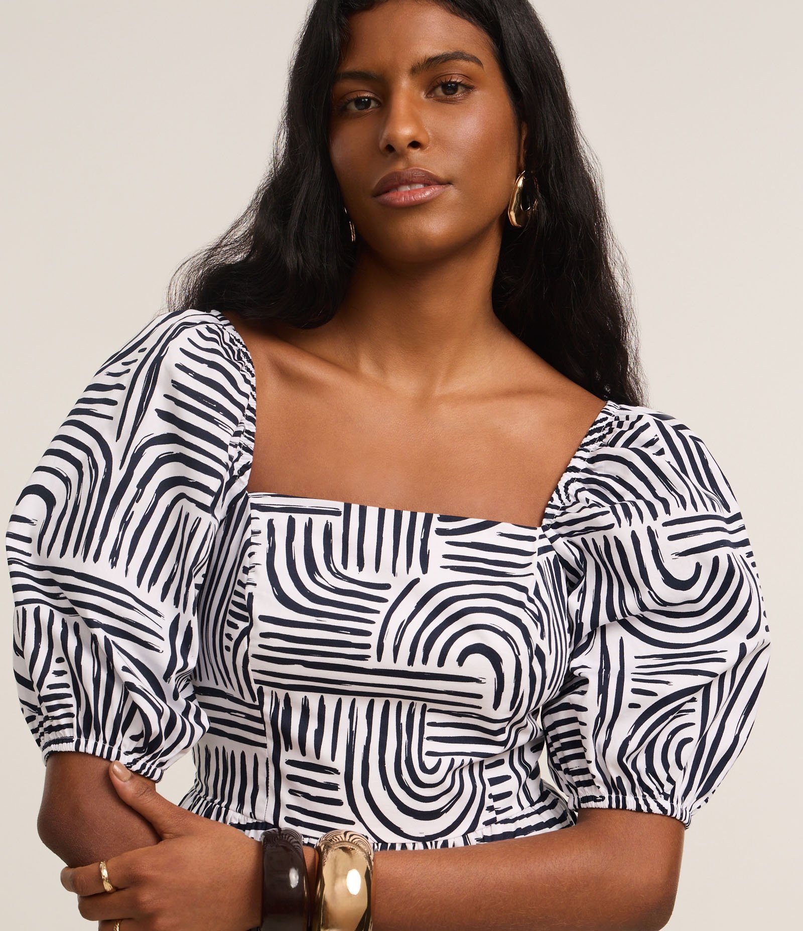 Vestido Evasê Midi em Tricoline com Estampa Geométrica Azul Escuro/Branco 3