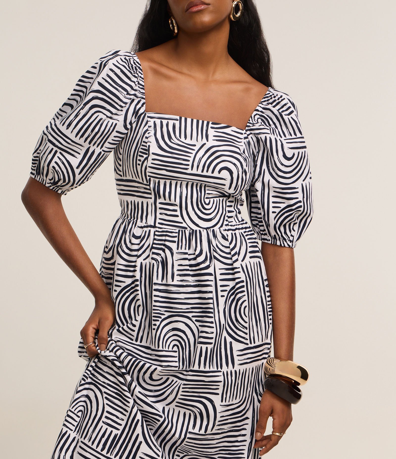 Vestido Evasê Midi em Tricoline com Estampa Geométrica Azul Escuro/Branco 4