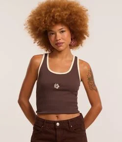 Regata em Ribana com Bordado de Hibisco e Viés Constrastante