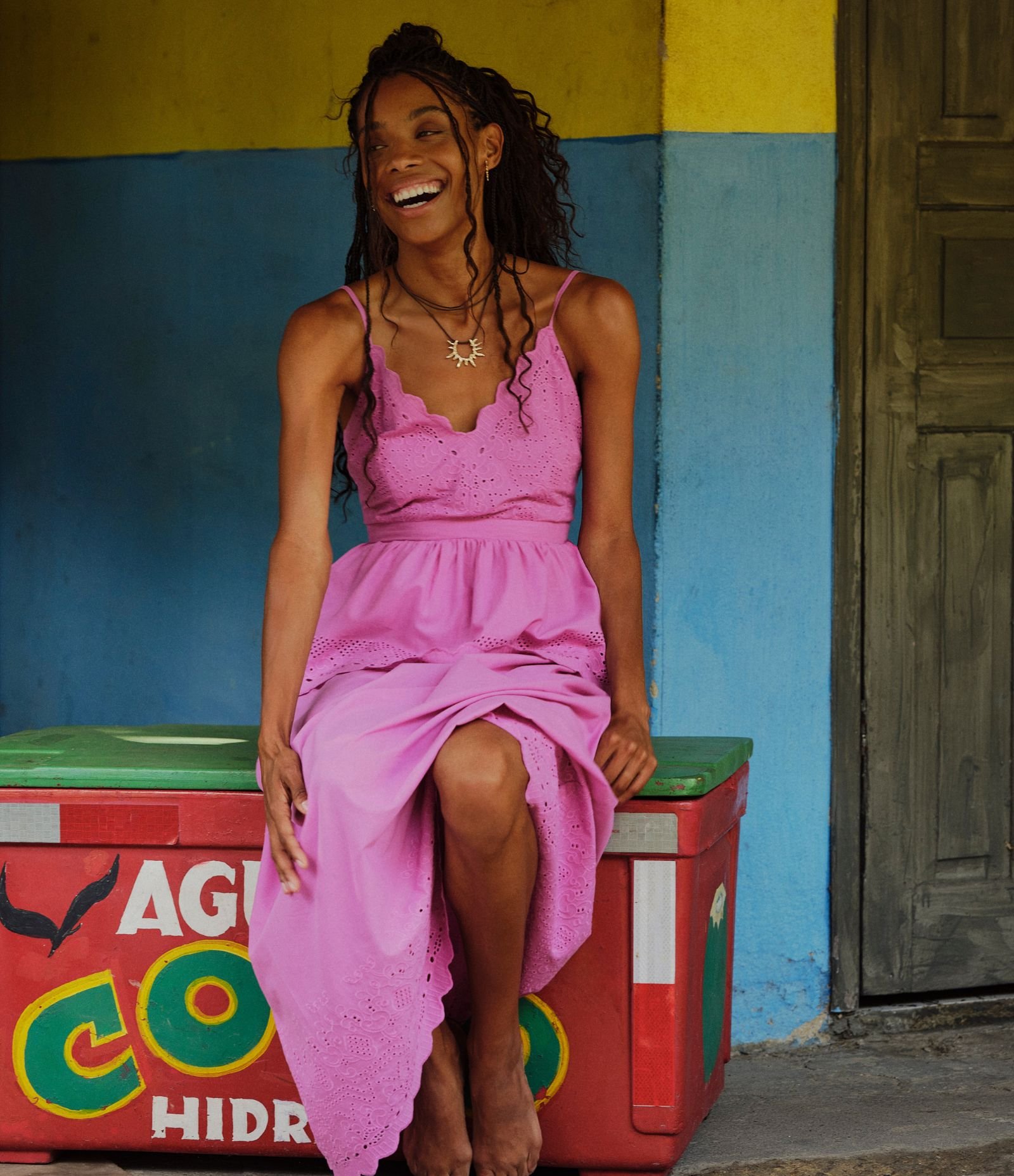 Vestido Evasê Midi em Laise com Sobreposição e Bordados Rosa 1