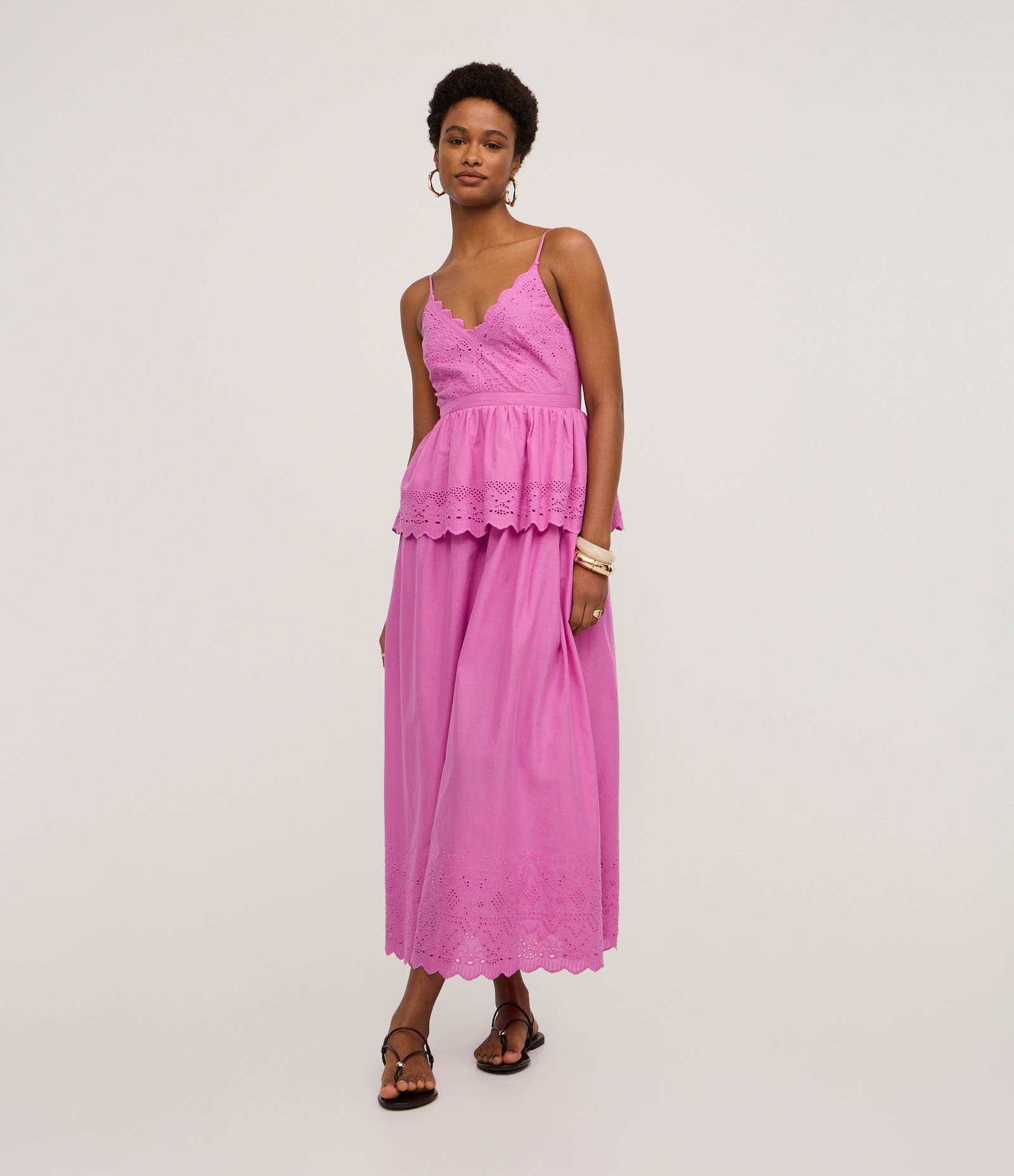 Vestido Evasê Midi em Laise com Sobreposição e Bordados Rosa 2