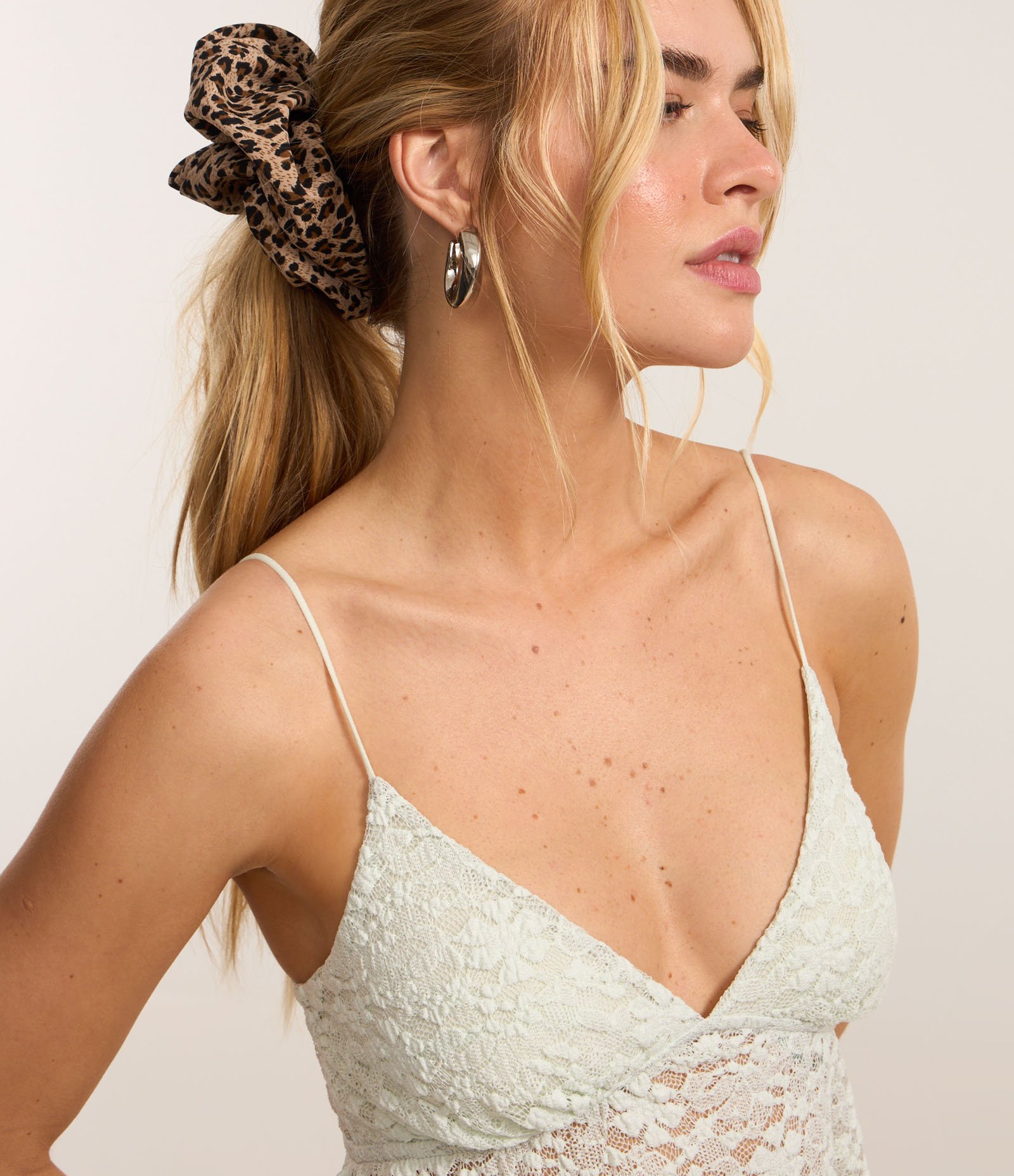 Blusa em Renda com Alça Fina Azul 3