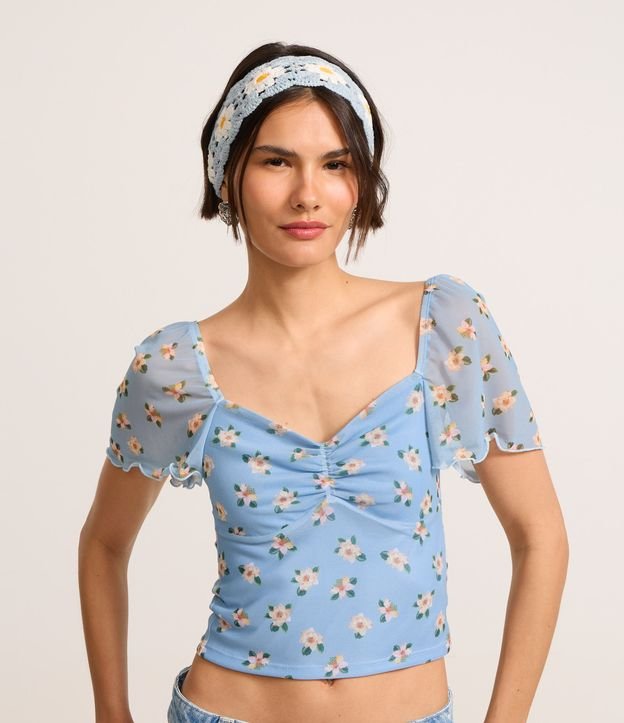 Blusa Cropped em Tule com Manga Soltinha e Estampa Floral