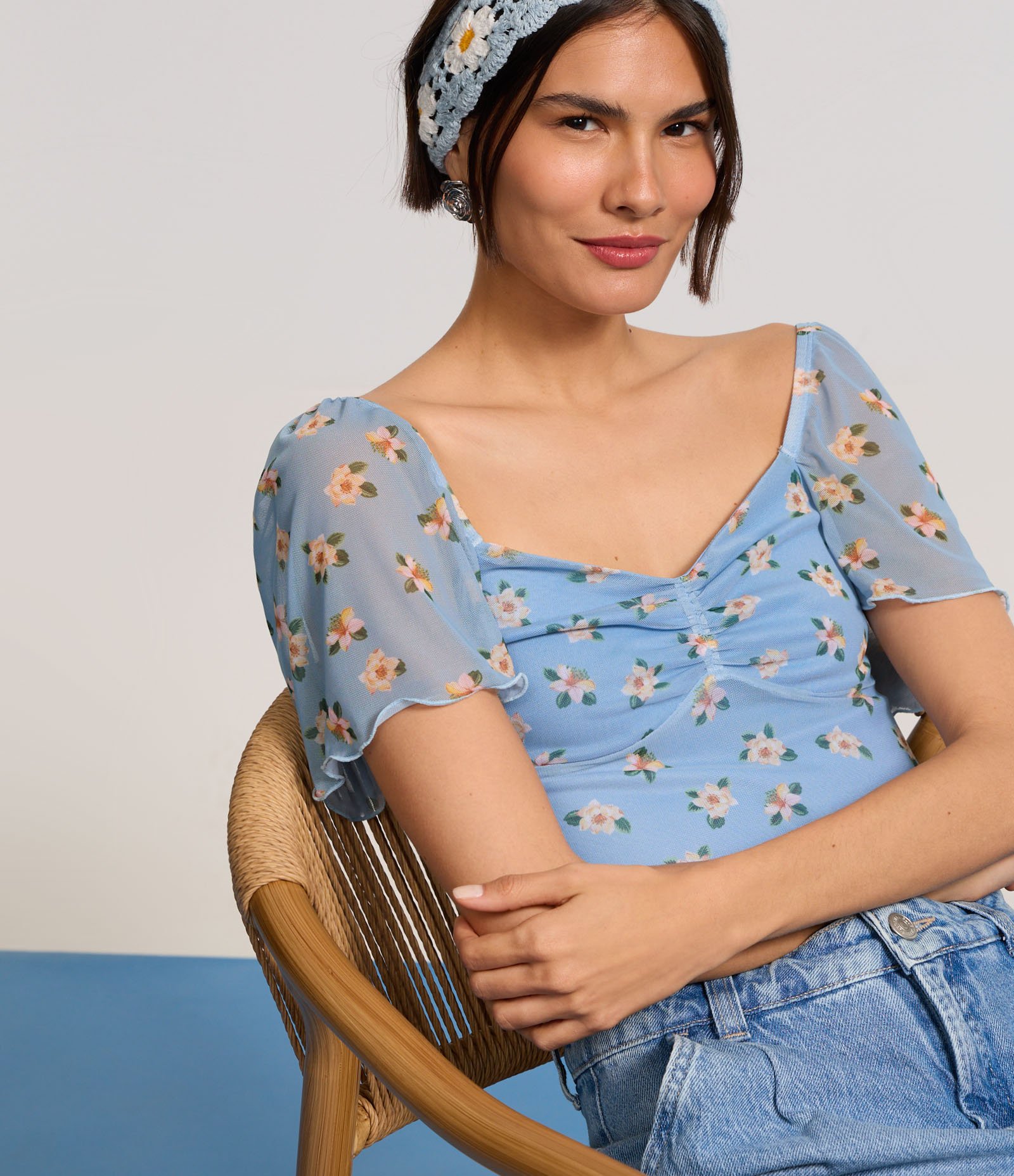 Blusa Cropped em Tule com Manga Soltinha e Estampa Floral Azul 6