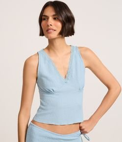 Blusa Regata em Anarruga Decote V com Detalhe em Renda