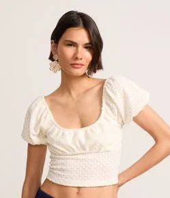 Blusa Cropped em Renda com Recorte no Busto