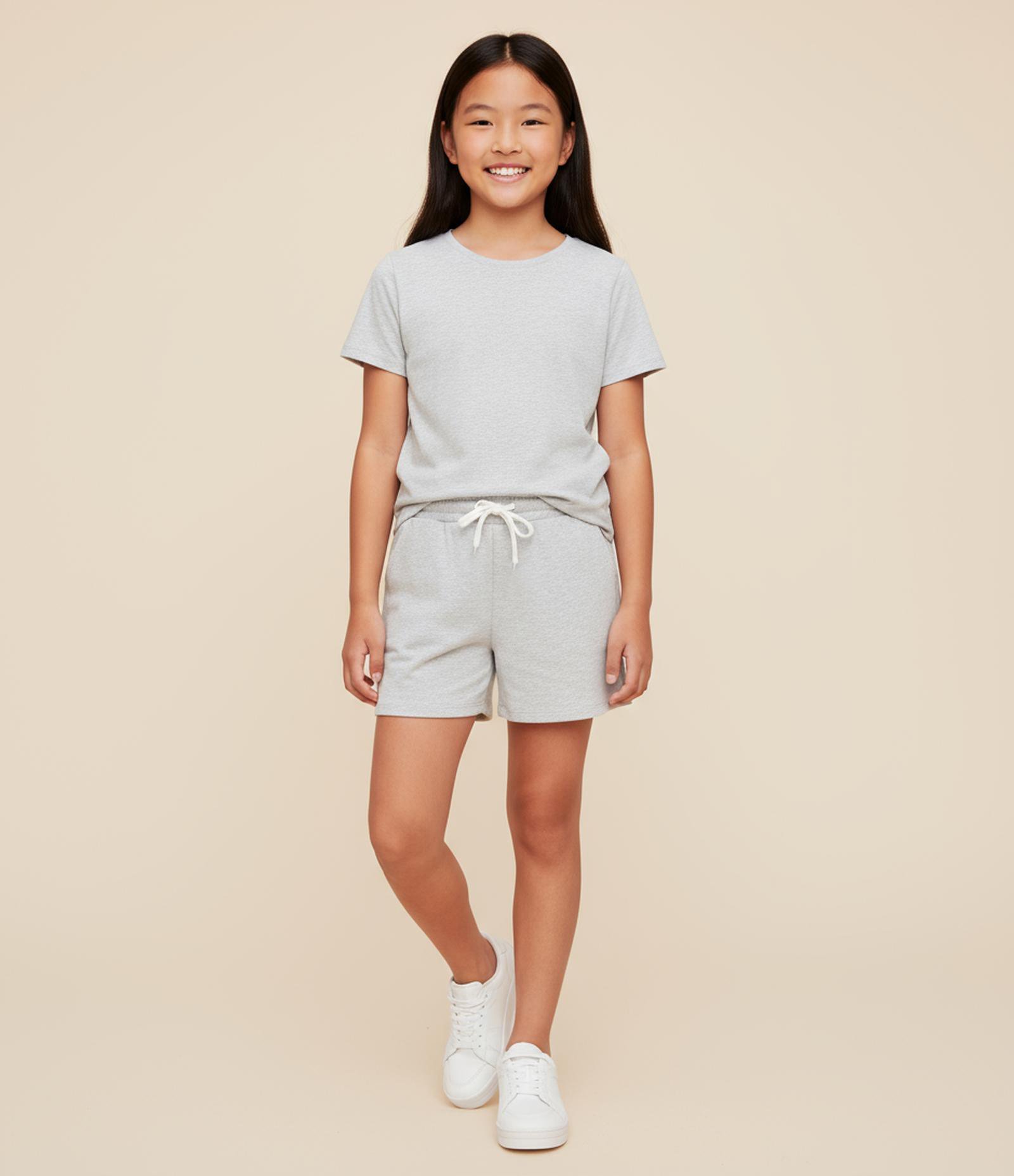 Short Clochard Infantil em Moletinho com Bolso - Tam 5 a 14 Anos Cinza Claro 1