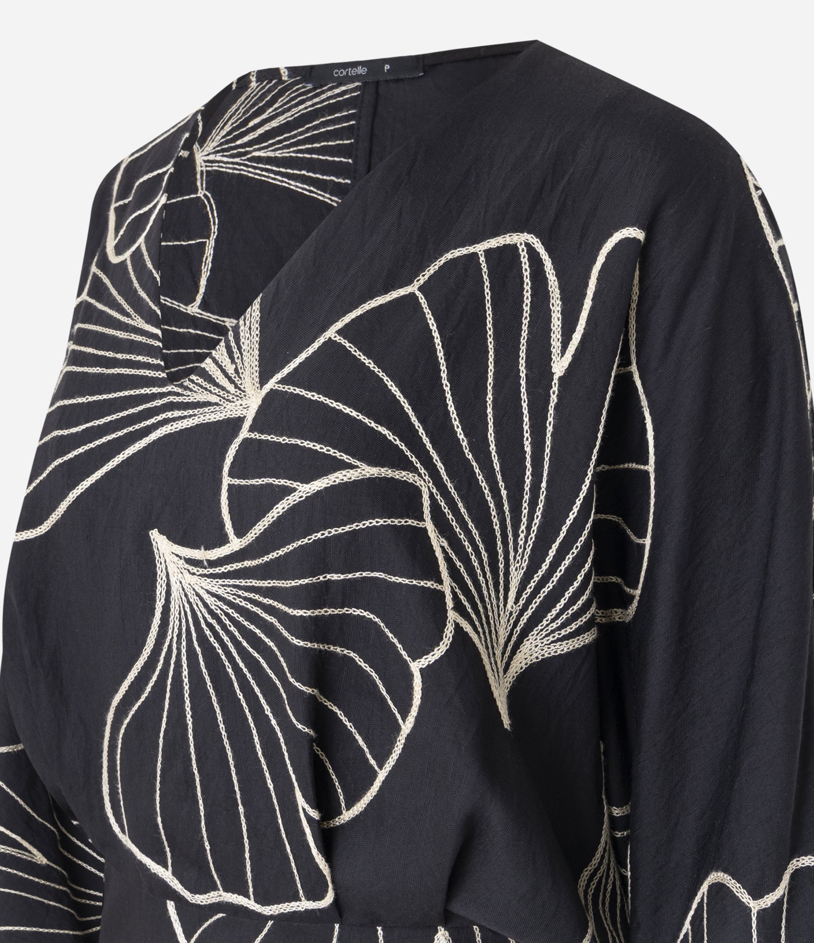 Blusa em Viscose Twill com Bordado Folhagem e Manga 7/8 Preto 9