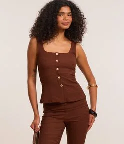 Blusa Texturizada com Decote Quadrado e Botões