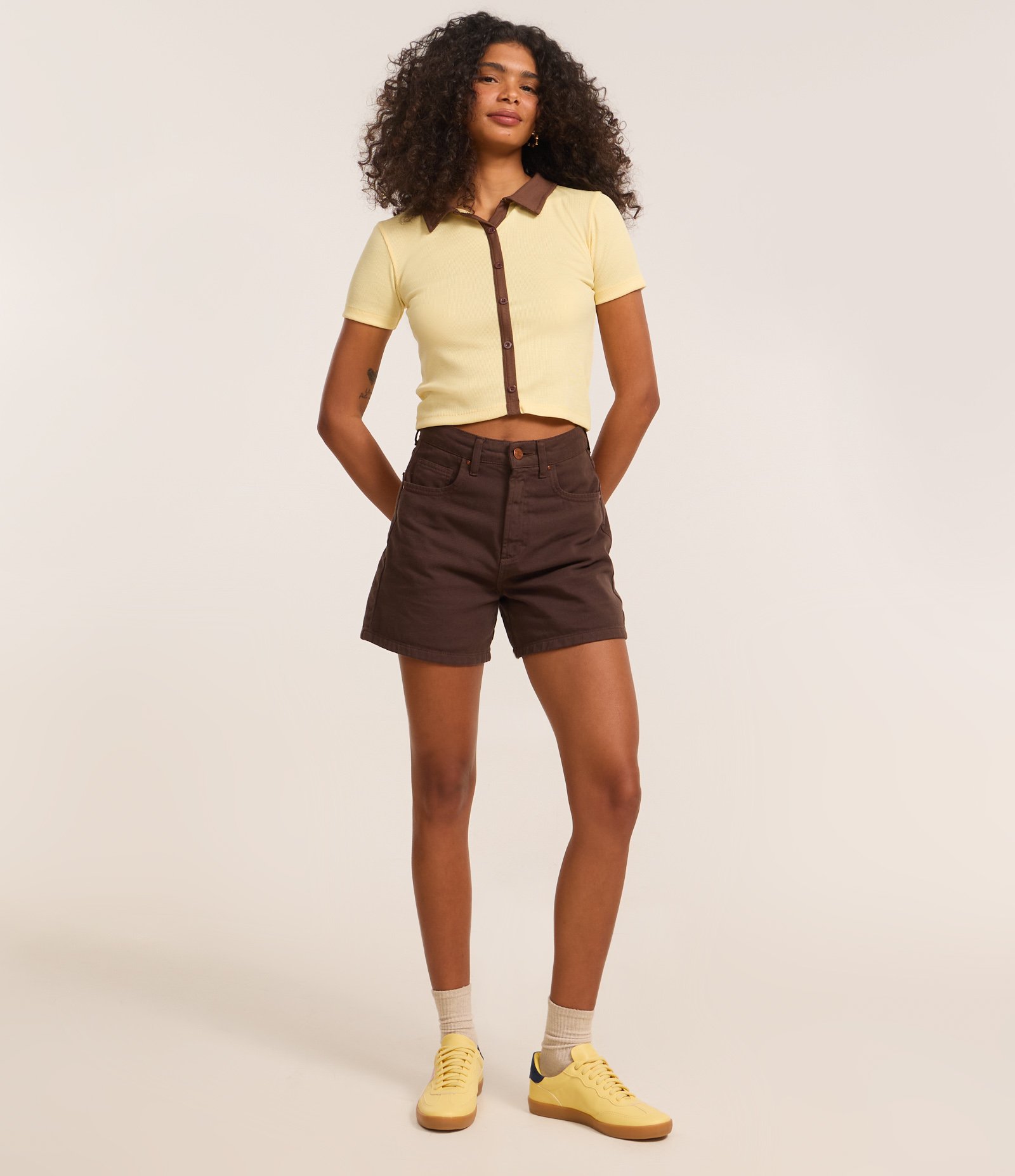 Blusa Polo em Ribana com Detalhes Contrastantes Amarelo 2