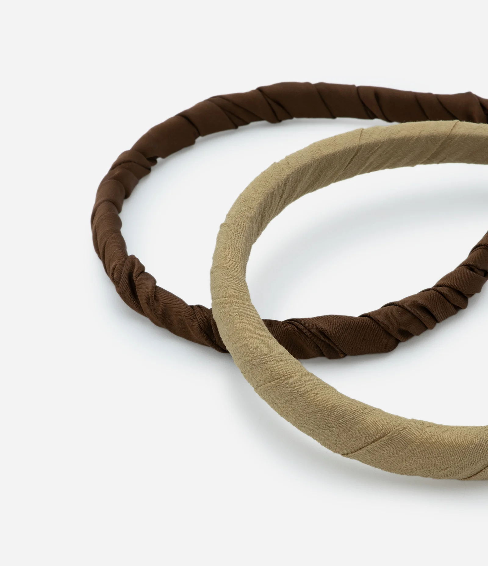 Kit 02 Tiaras em Acabamento liso e textura acolchoada. Multicores 2