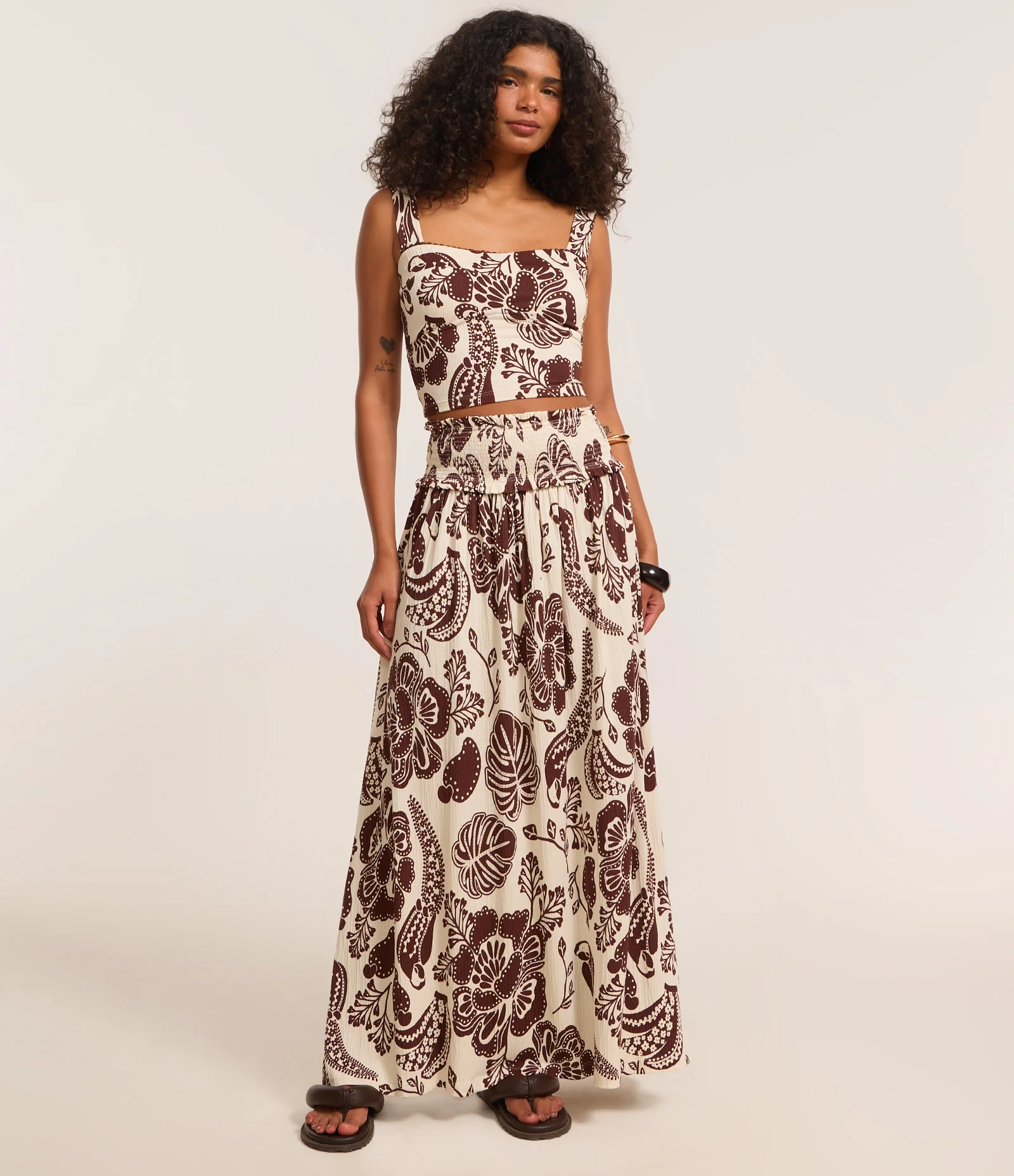 Blusa Cropped Texturizada com Estampa Caju Bicolor Off White 2