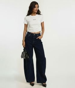 Calça Barrel em Jeans com Recortes na Barra