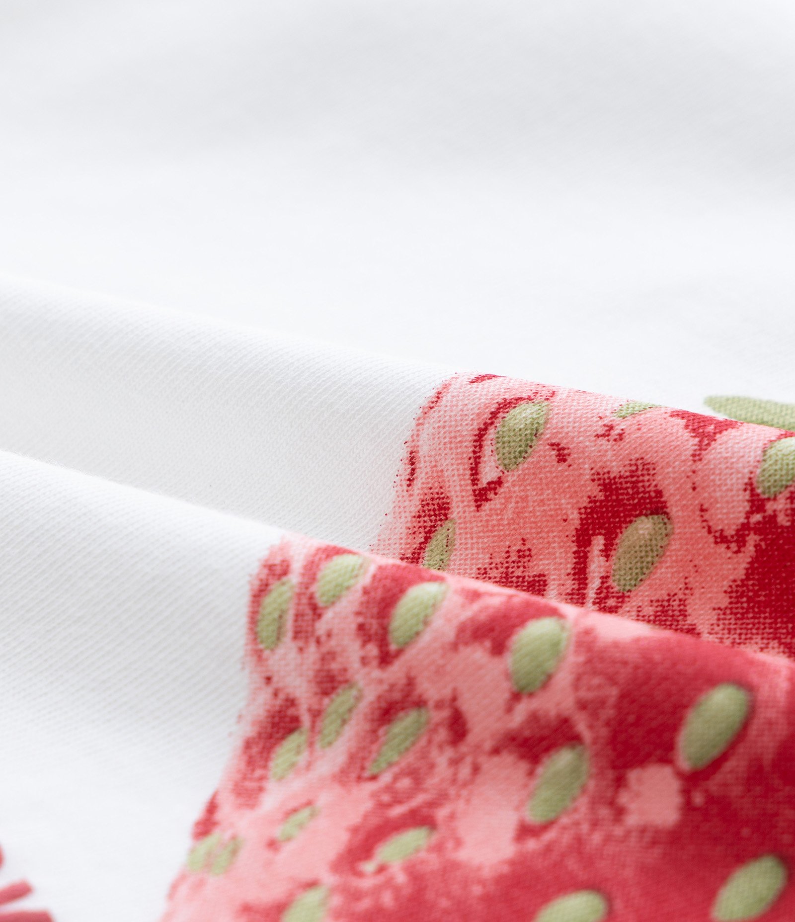 Camiseta  Regular Infantil com Estampa de Morango - Tam 7 a 14 Anos Branco 4