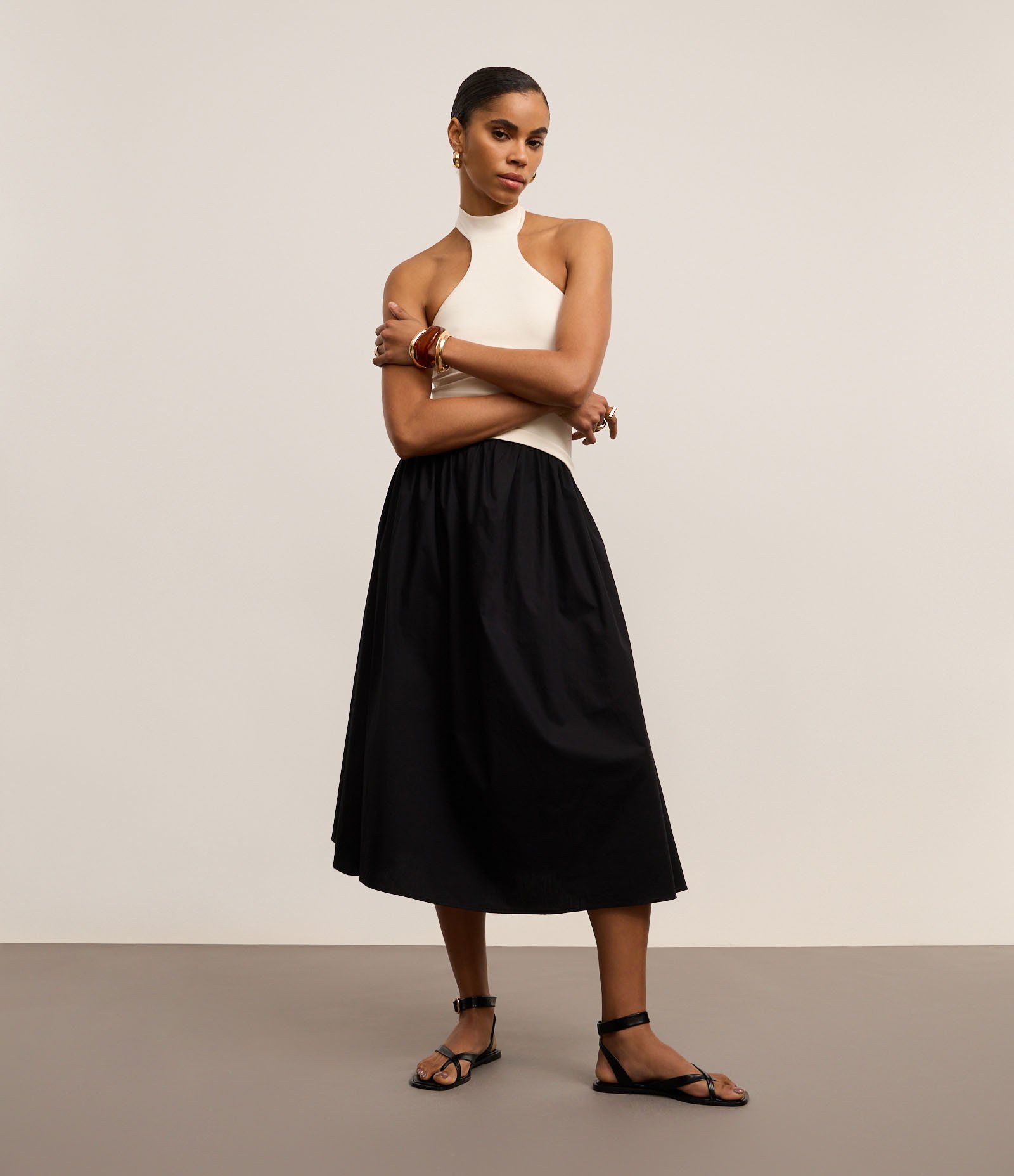 Vestido Evasê New Midi em Ribana com Gola Halter Preto/Branco 1