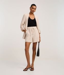 Short Reto Cintura Alta em Airflow com Listras de Fio Tinto