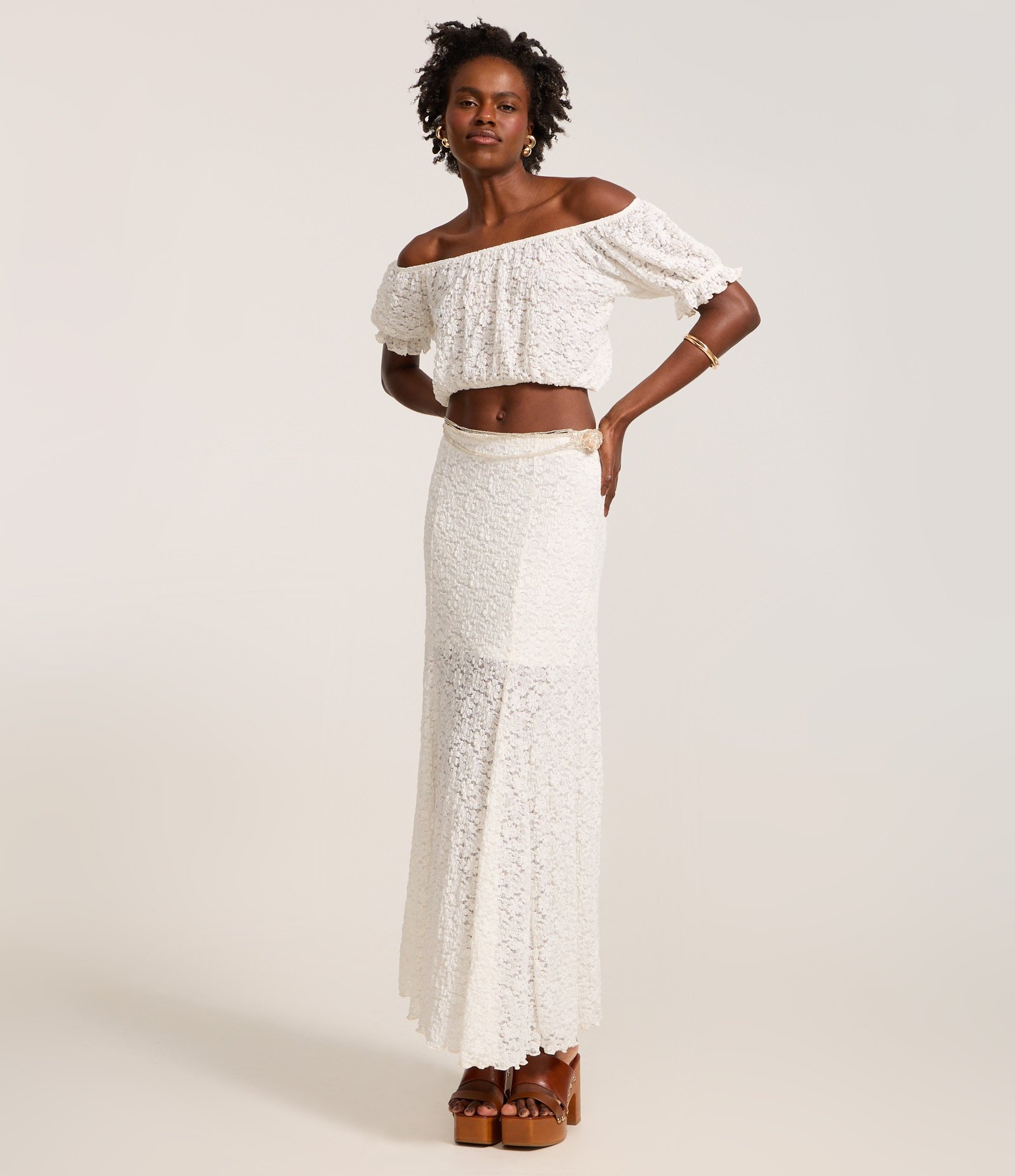 Blusa Cropped em Renda com Textura Floral Branco 2