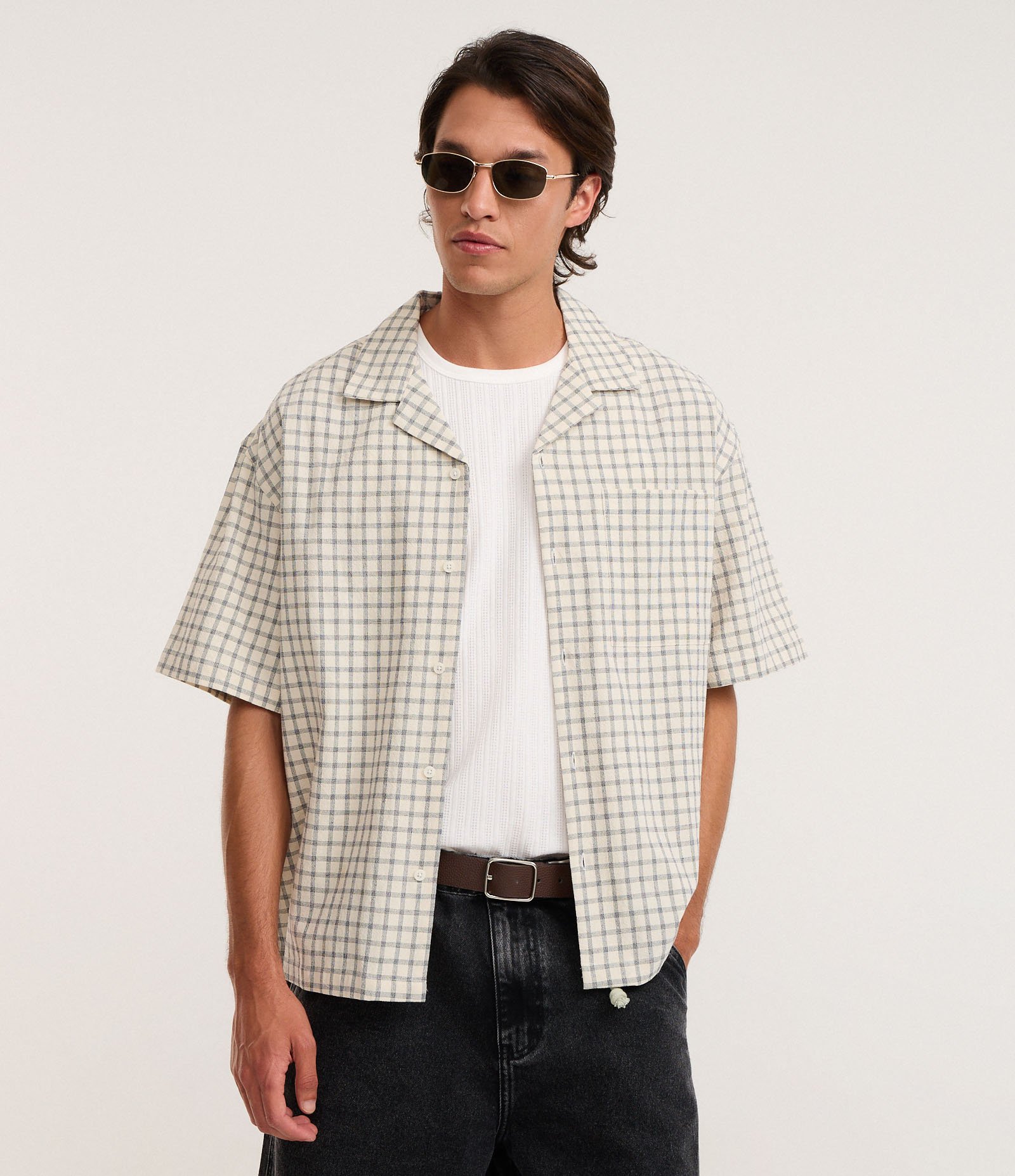 Camisa Boxy  em Tricoline Xadrez texturizada com Bordado nas costas Bege 1