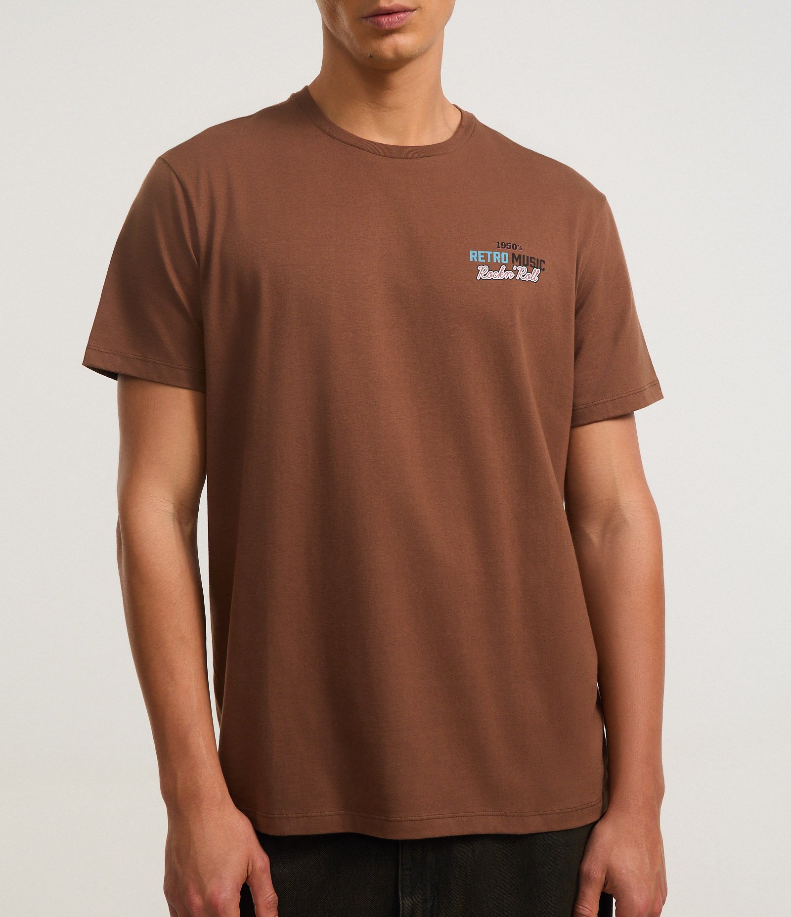 Camiseta em Algodão com Estampa Retro Music Marrom 5