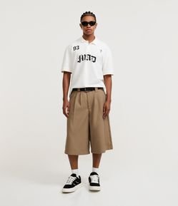 Bermuda Baggy em Viscose Alfaiatada com Bolsos