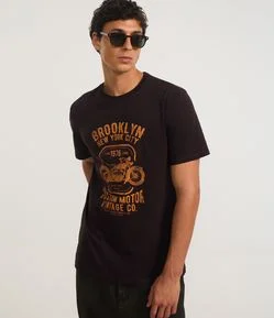 Camiseta Comfort em Algodão com Estampa de Moto e Lettering Brooklyn