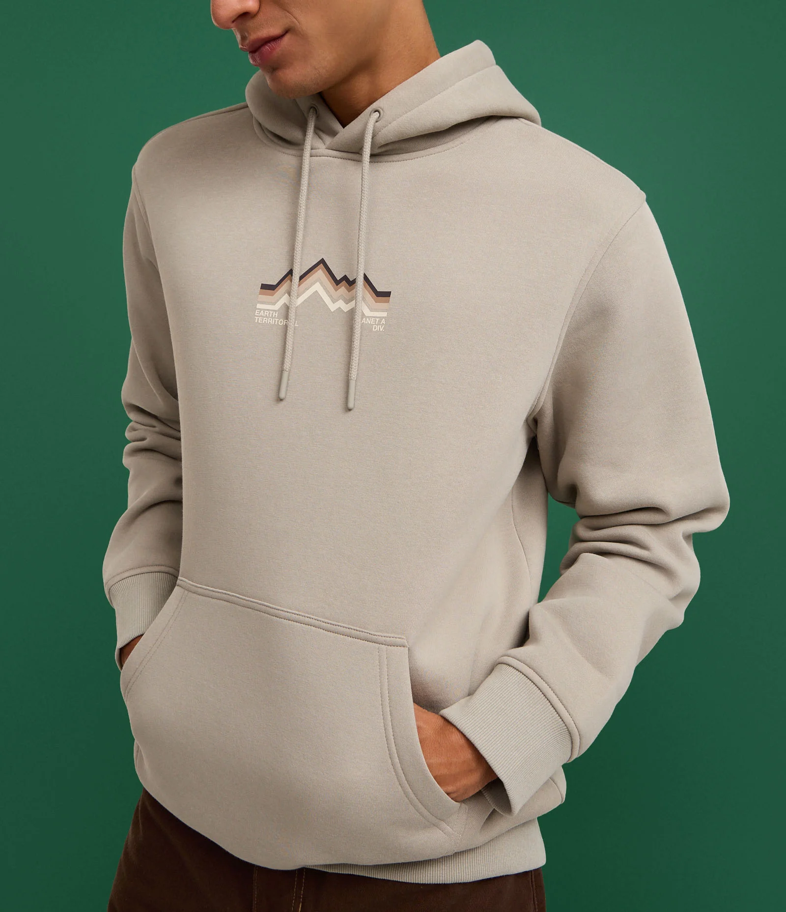 Casaco Comfort em Moletom com Felpa e Estampa Lettering Montanha Cinza 4