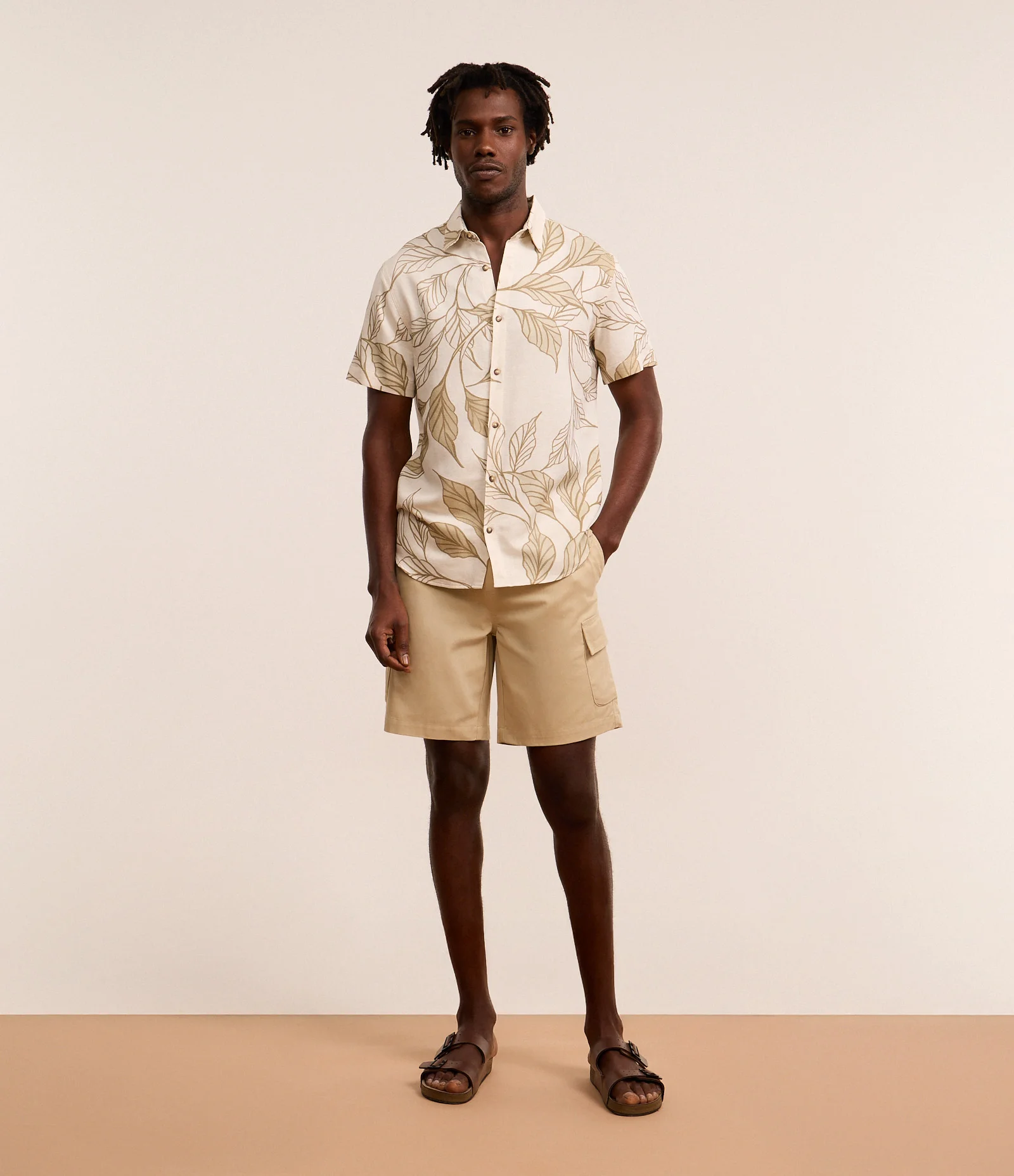 Camisa Regular em Algodão com Estampa de Folhagens Off White 2