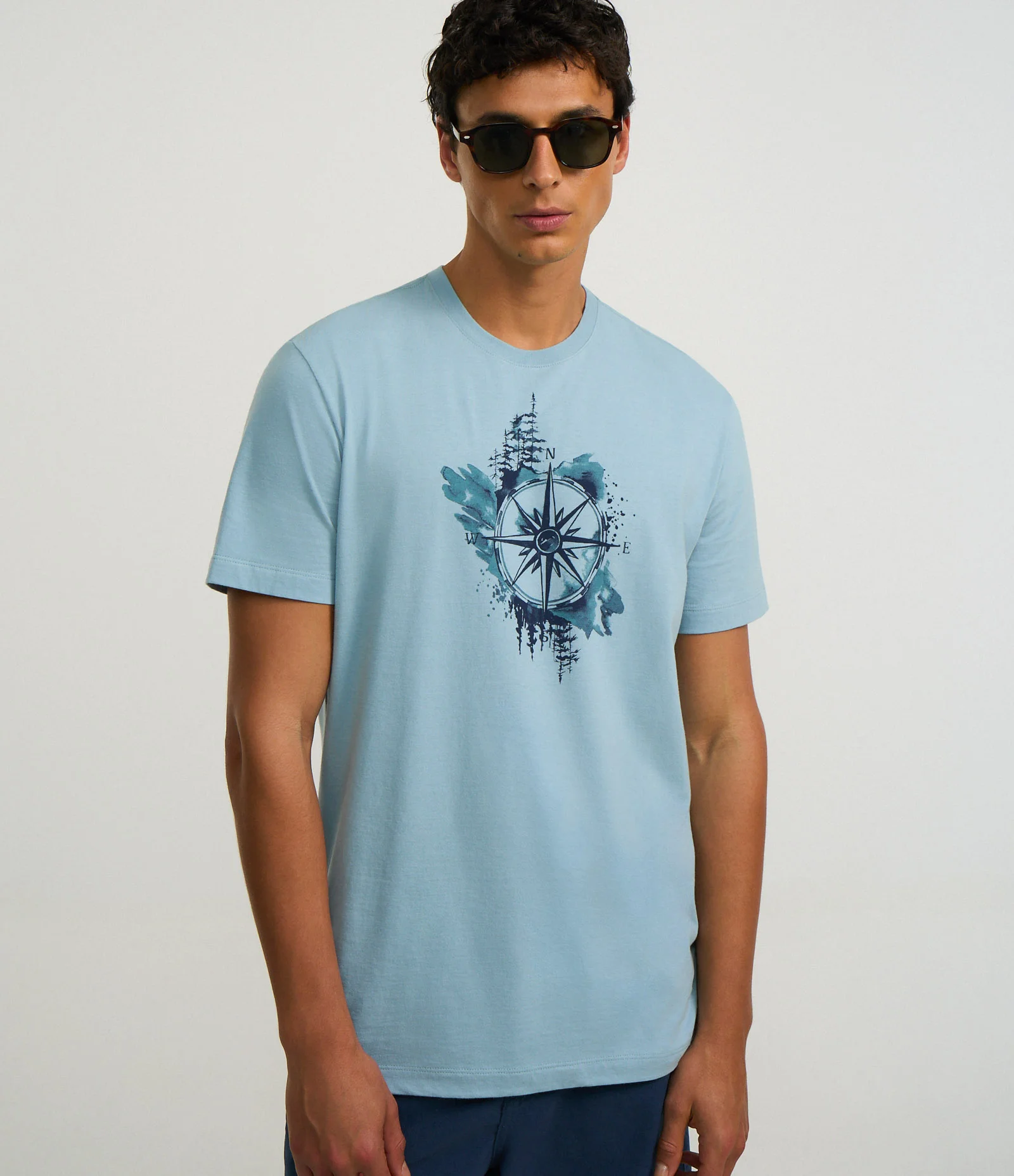 Camiseta em Algodão com Estampa Rosa dos Ventos em Aquarela Azul 1